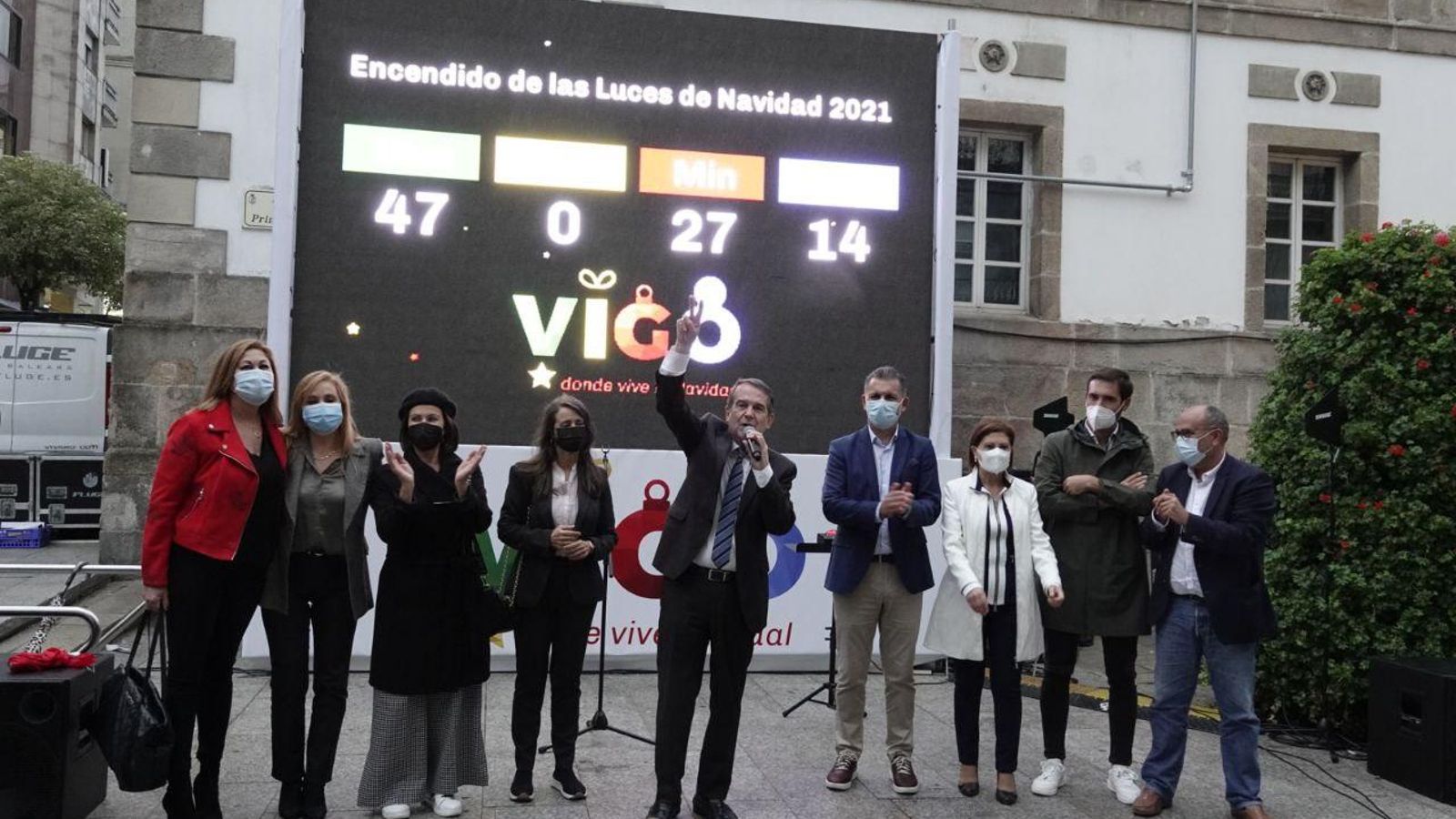 Encendido de la cuenta atrás para las luces de Vigo. // Vicente Alonso