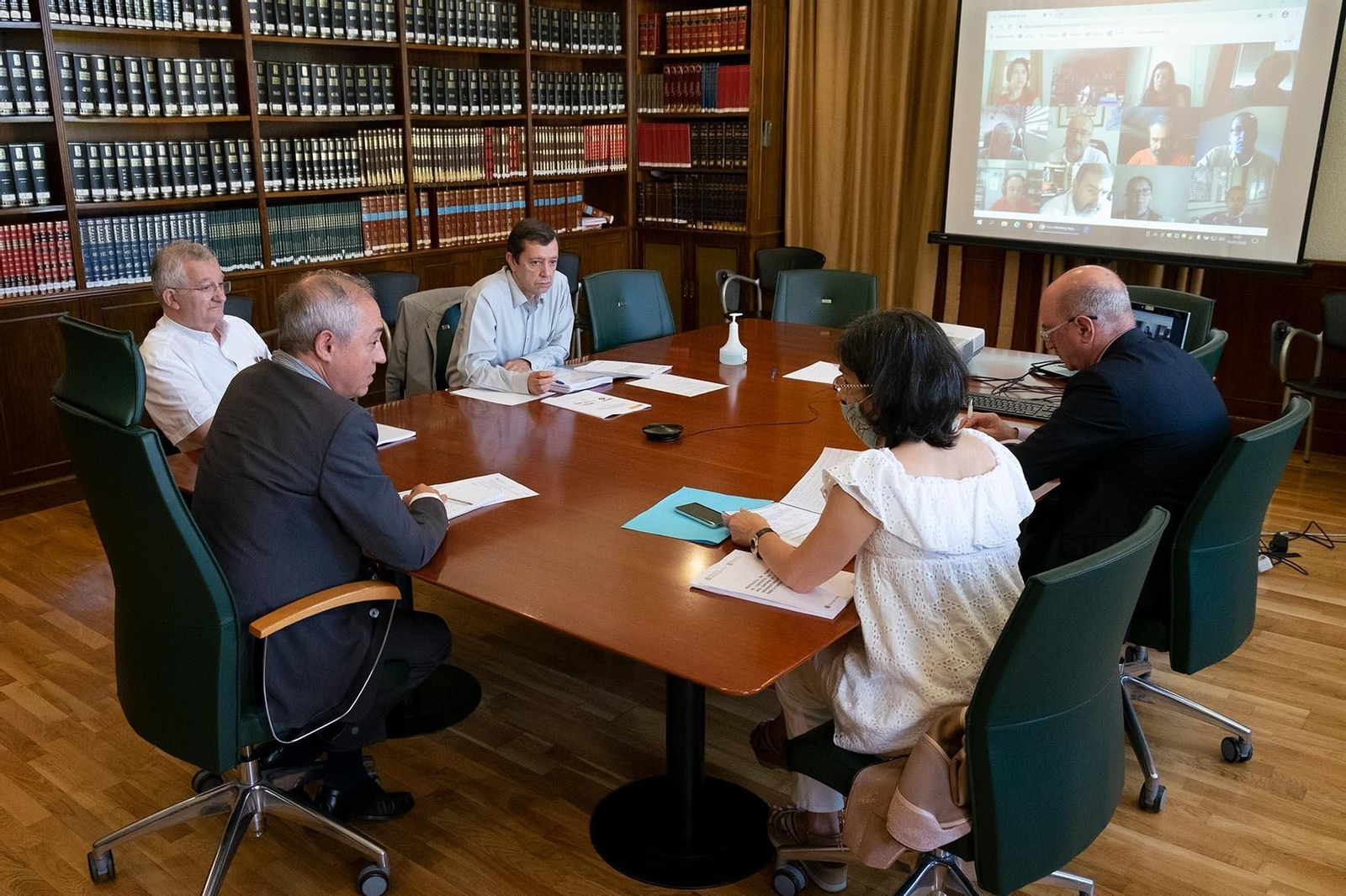 Reunión da mesa sectorial de ensino non universitario // foto xoán crespo