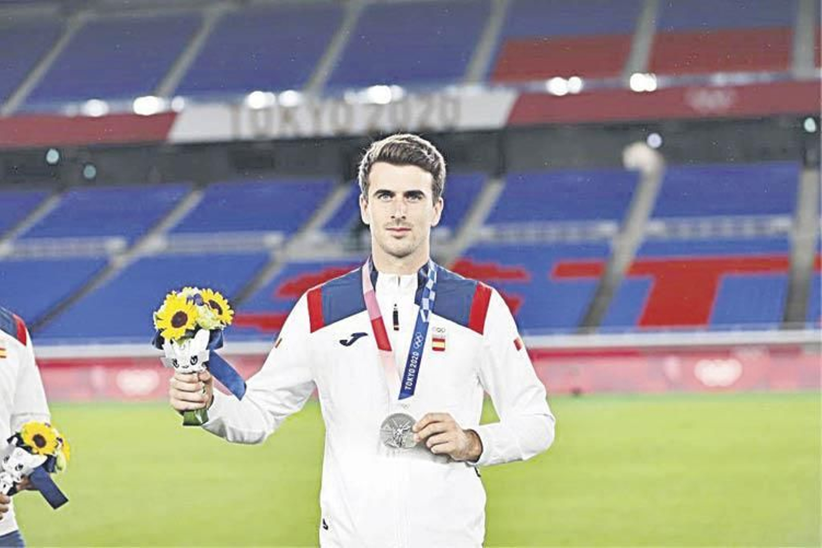 Iván Villar se colgó la medalla de plata en el torneo de fútbol.