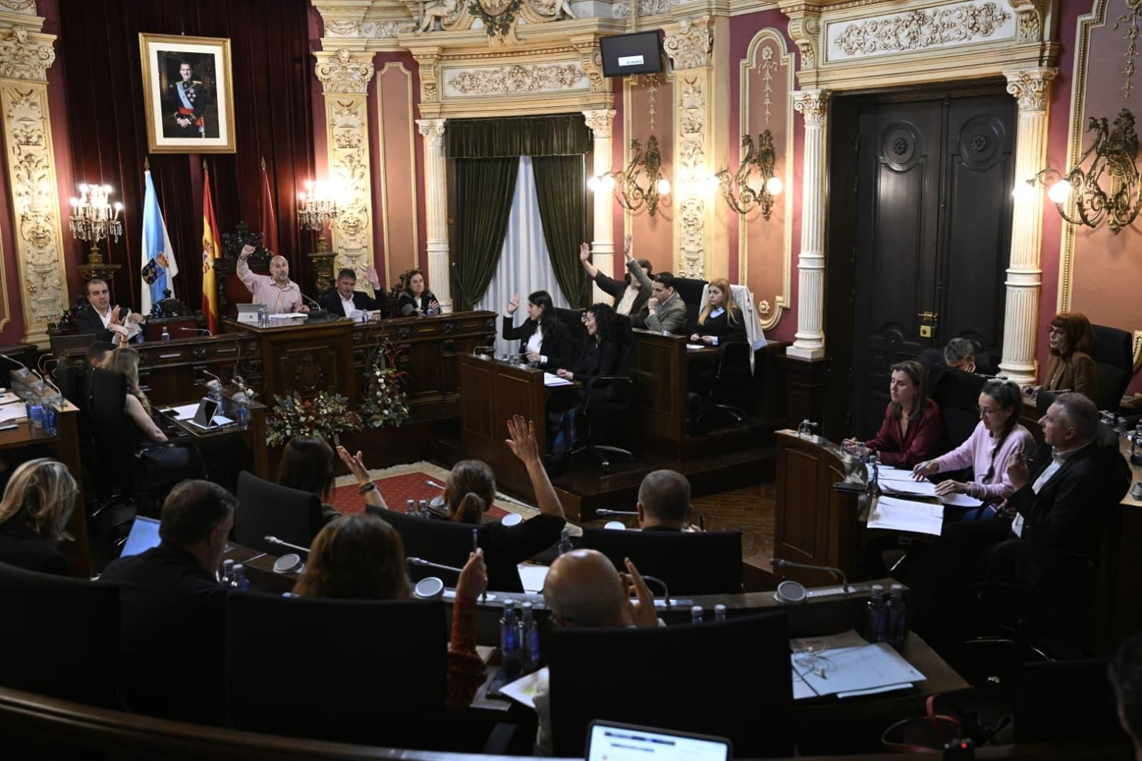 Votación de la ordenanza del ruido en el pleno del Concello de Ourense.