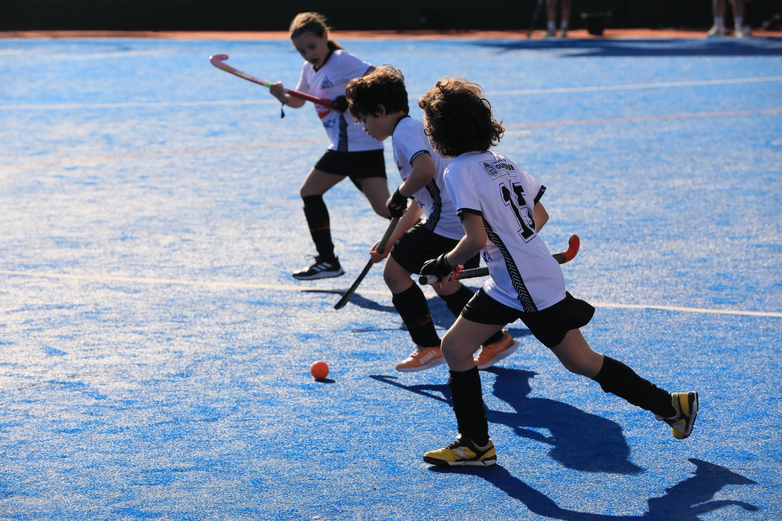 Galería | La cantera del hockey hierba ourensana disfruta con el Torneo + Deporte La Región