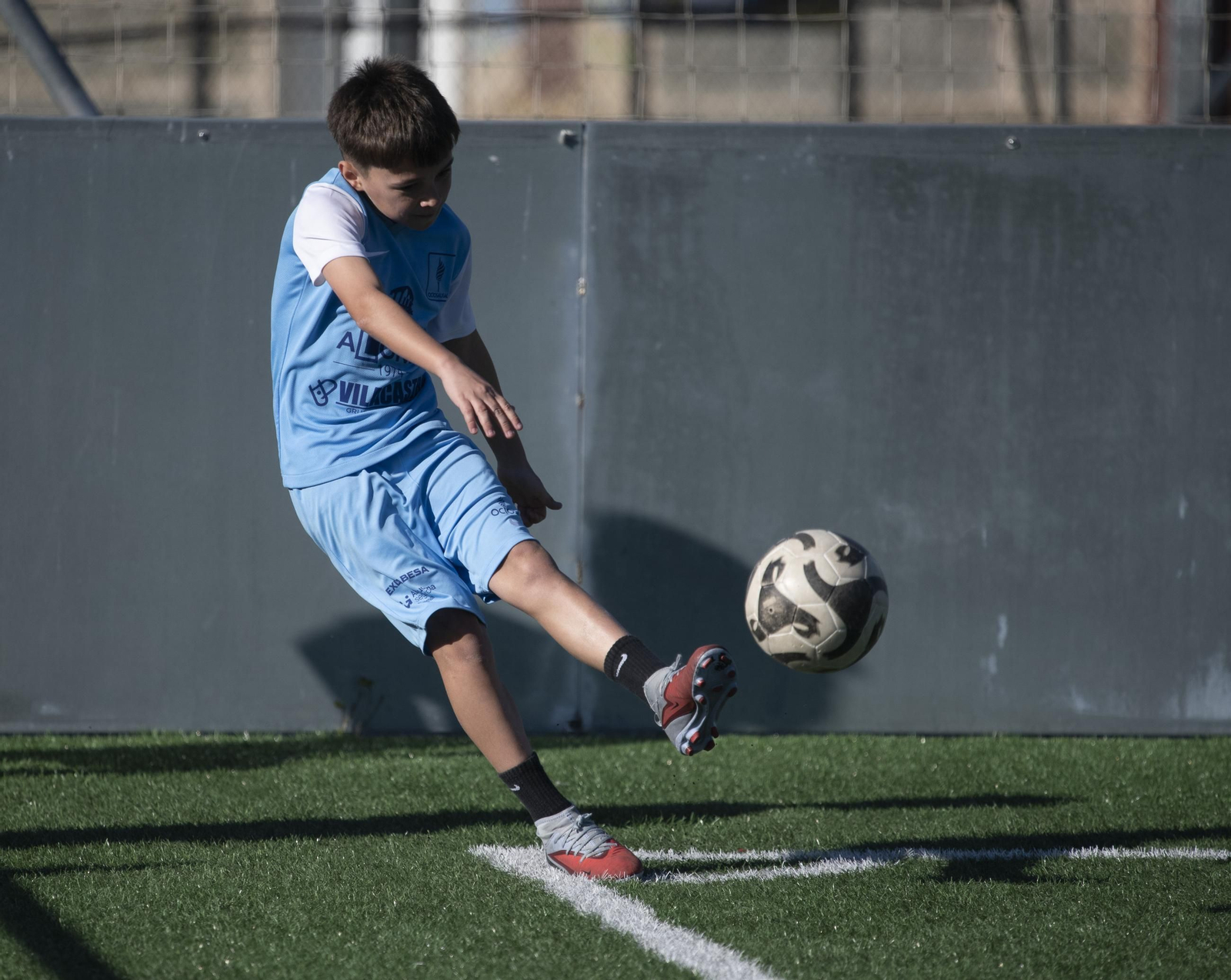 Galería |  El futbol base ourensano se divierte durante la Semana Santa