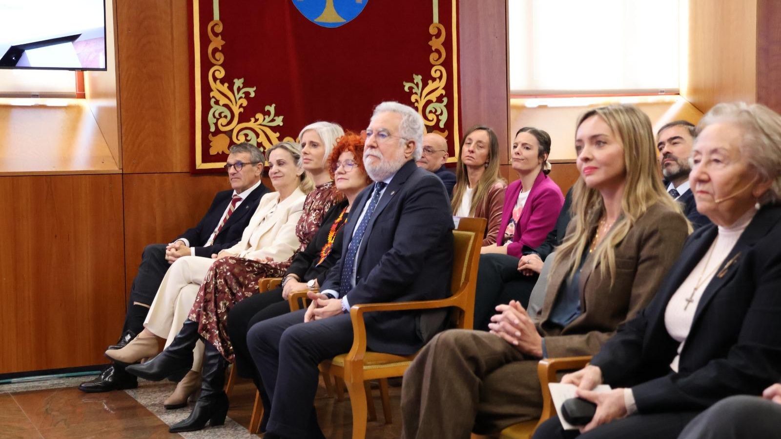 Autoridades e invitados al acto conmemorativo del 30 aniversario de la Conferencia Mundial sobre las Mujeres en Beijing.