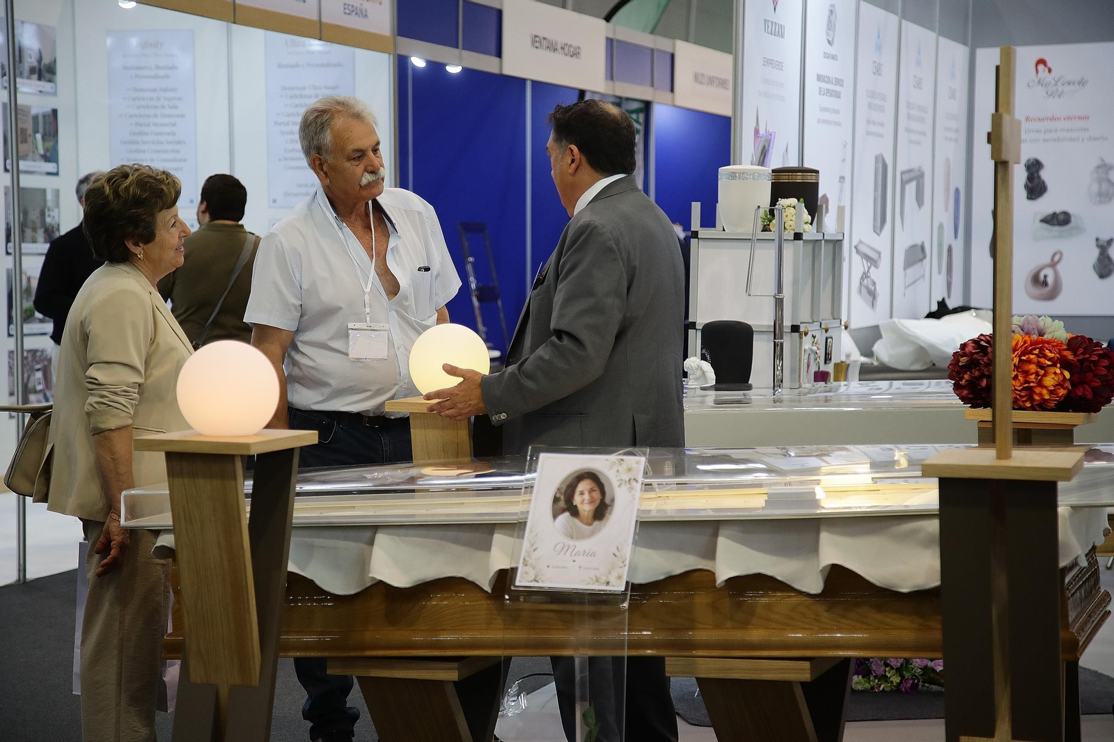 Galería | Las ultimas tendencias en ataúdes y urnas se muestran en Funergal
