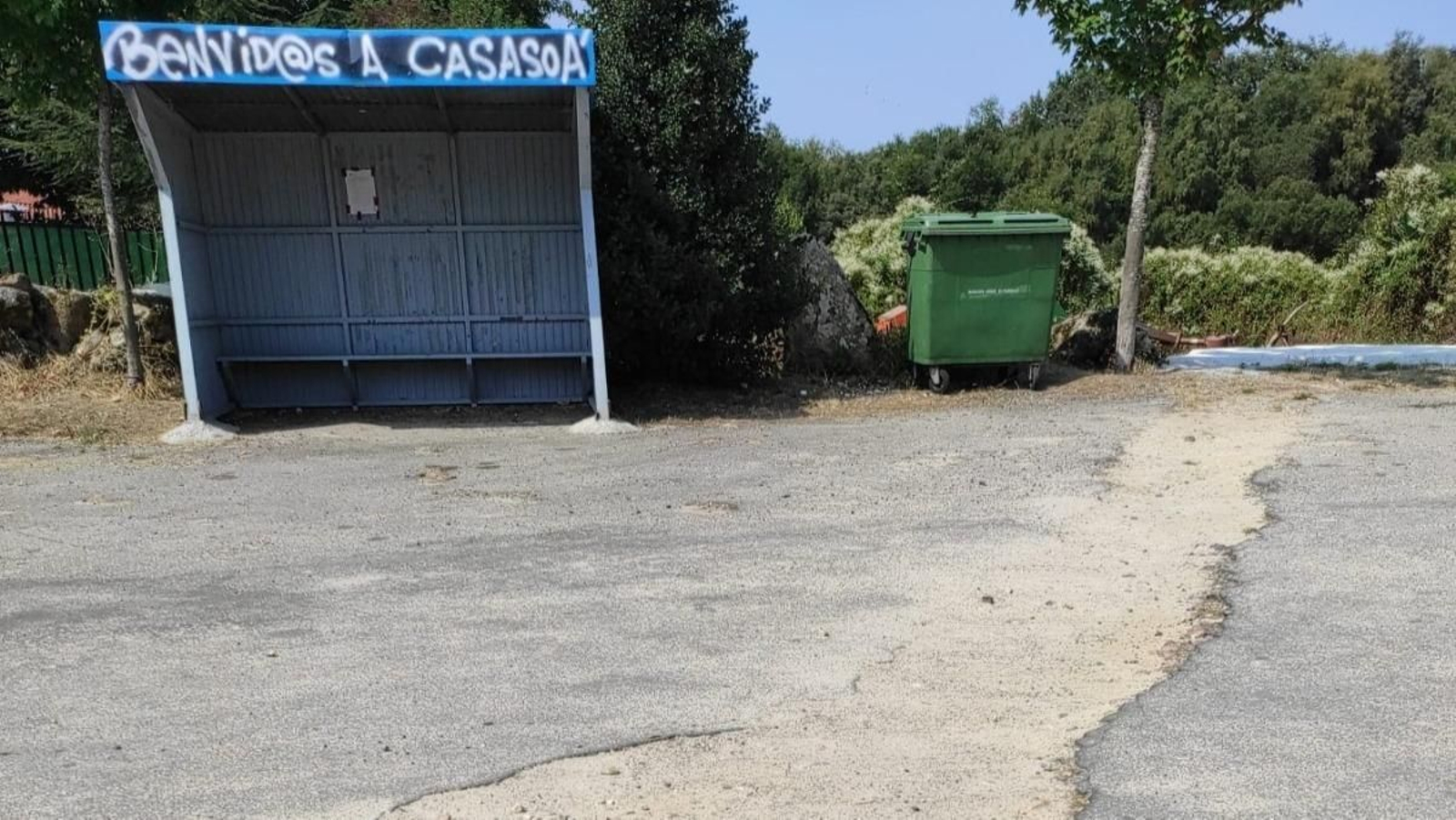 Uno de los viales sin asfaltar tras las obras de saneamiento de hace dos años.