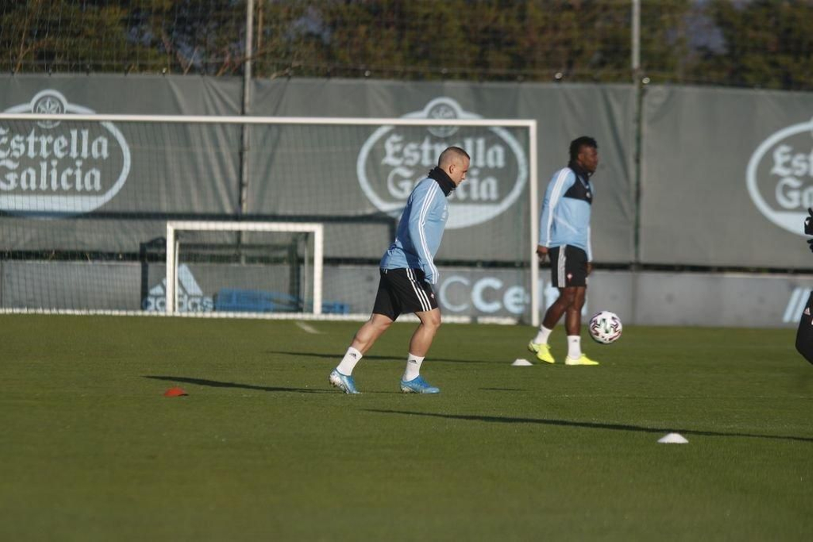Lobotka se ejercitó ayer en las instalaciones de A Madroa con el resto de la plantilla celeste.