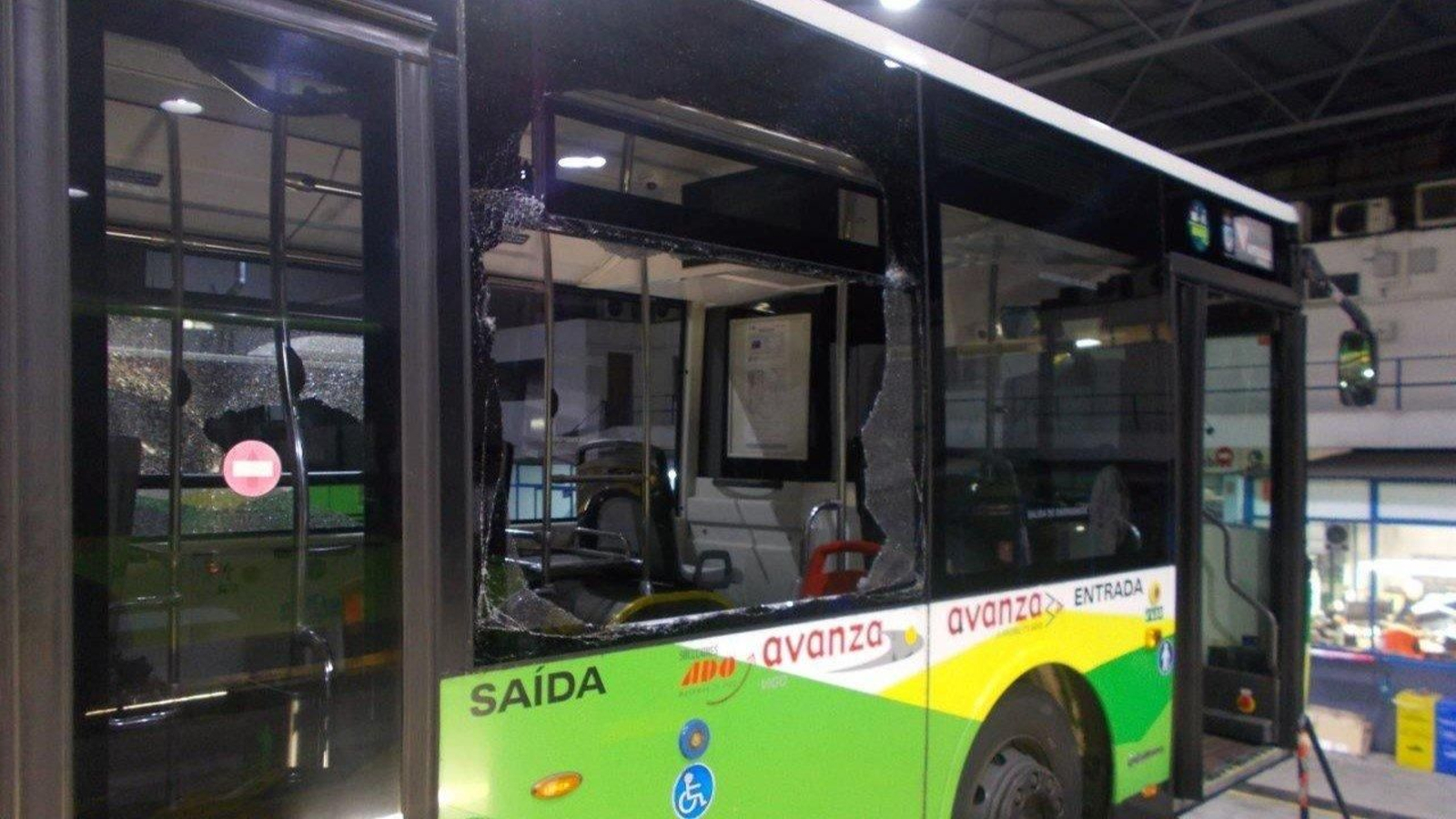 Bus de la línea PSA atacado.