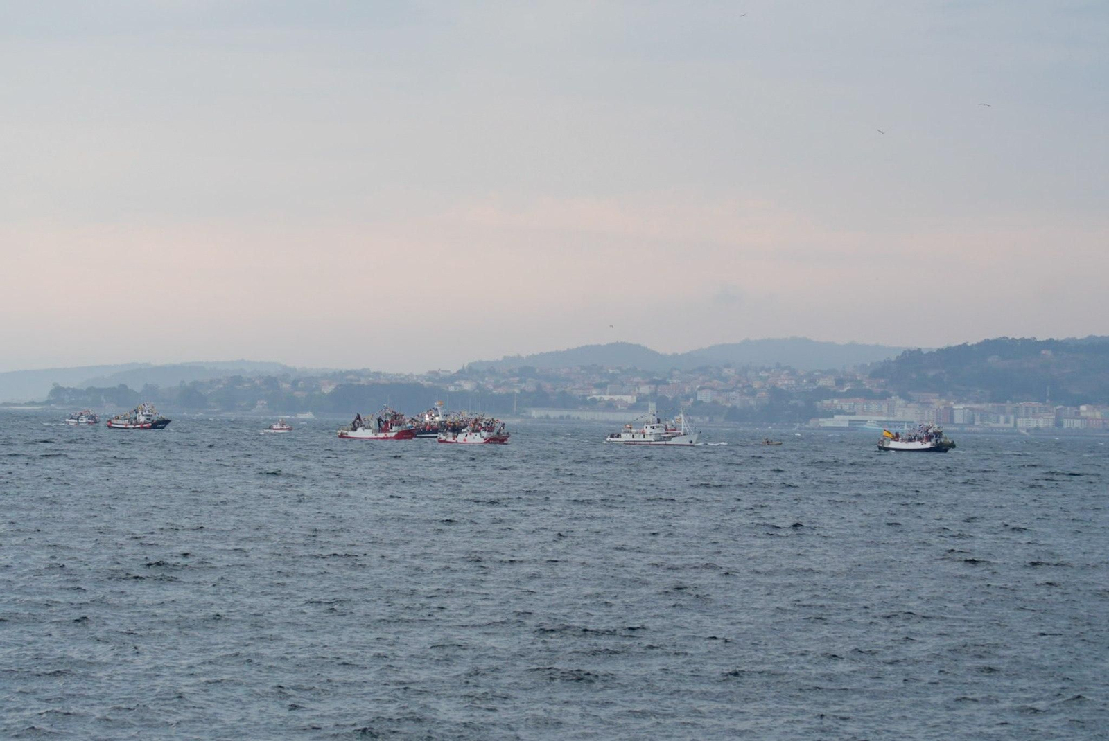 Galería | Vigo rinde homenaje a la Virgen del Carmen por tierra y por mar