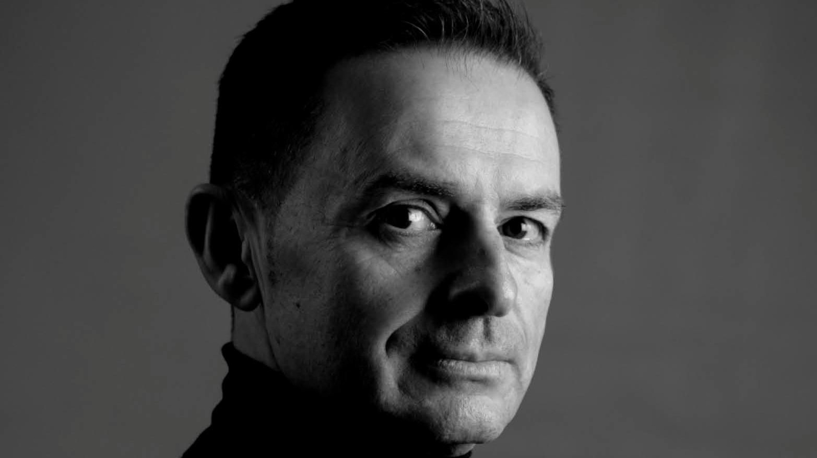 Miguel Abreu supervisa la batalla de este sábado en Vigo.