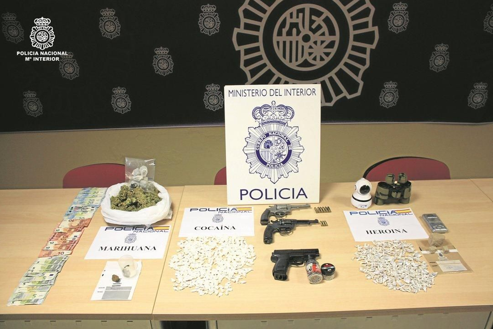 El material incautado en el narcopiso.