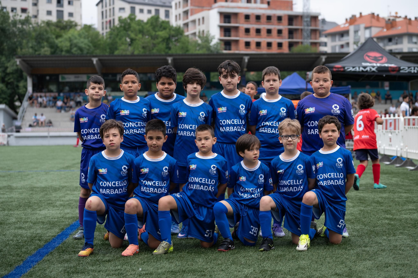 El Pabellón CF, el mejor en el 12º torneo benjamín de fútbol Barbadás
