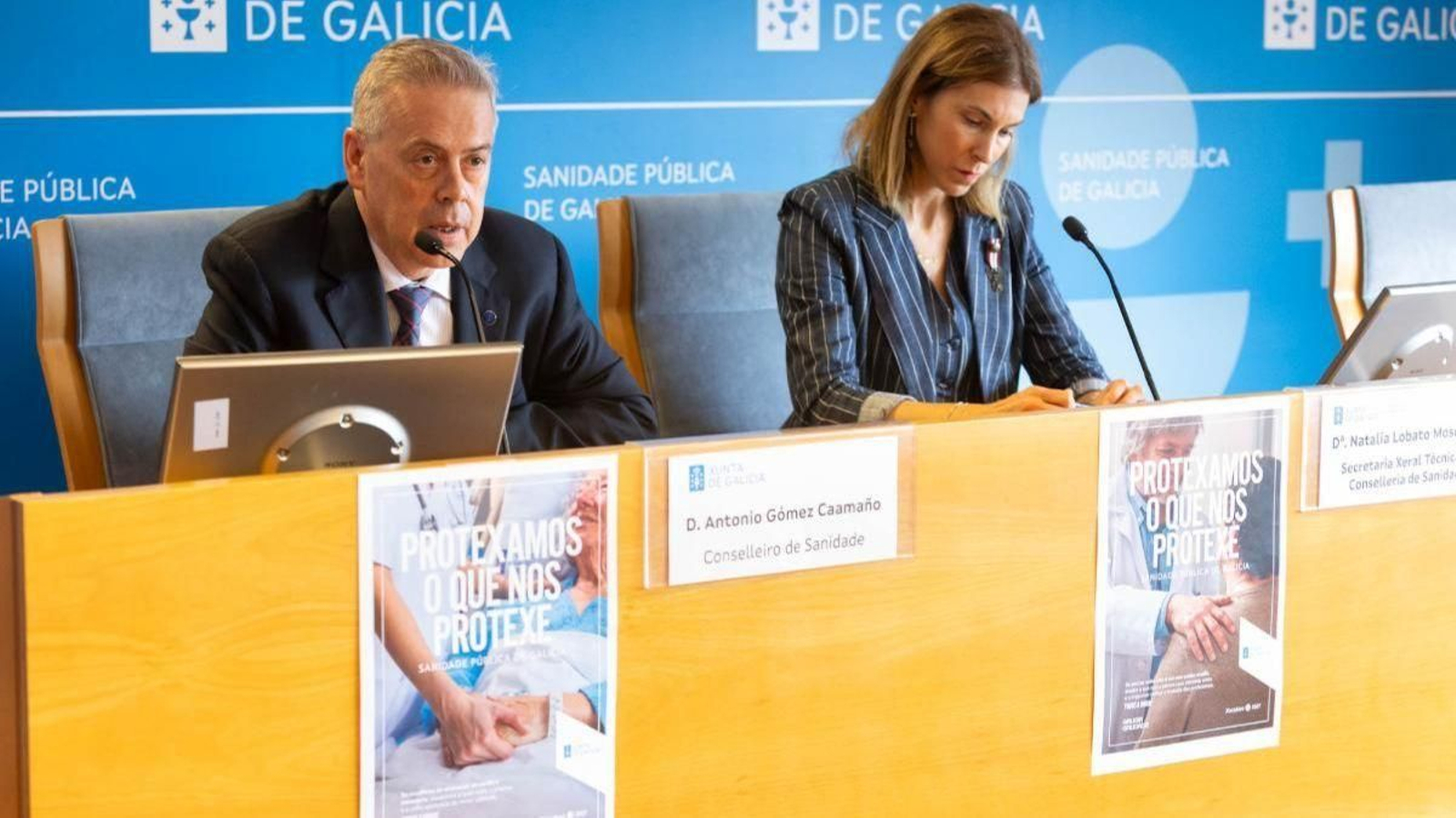 El conselleiro de Sanidade, Antonio Gómez Caamaño, y la secretaria xeral técnica, Natalia Lobato, ayer.