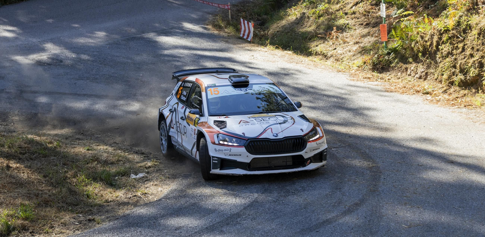 Galería | Los coches se apoderan de Vigo en el primer día del Rally Rías Baixas