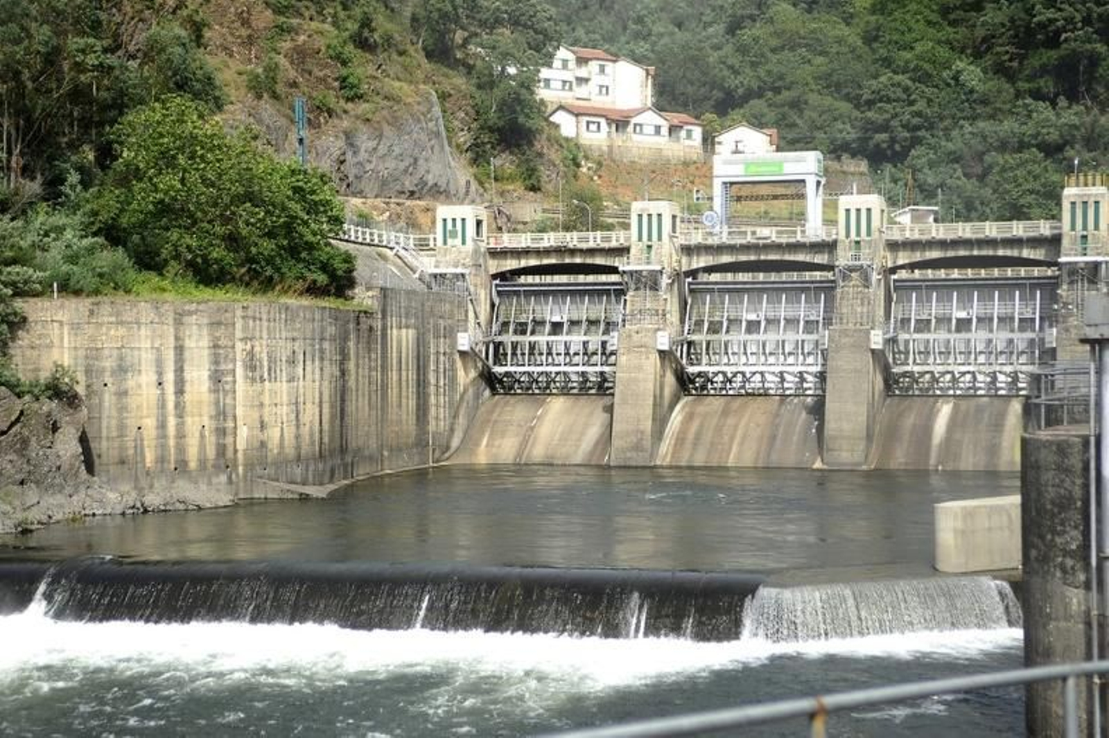 Presa de San Pedro en Os Peares.
