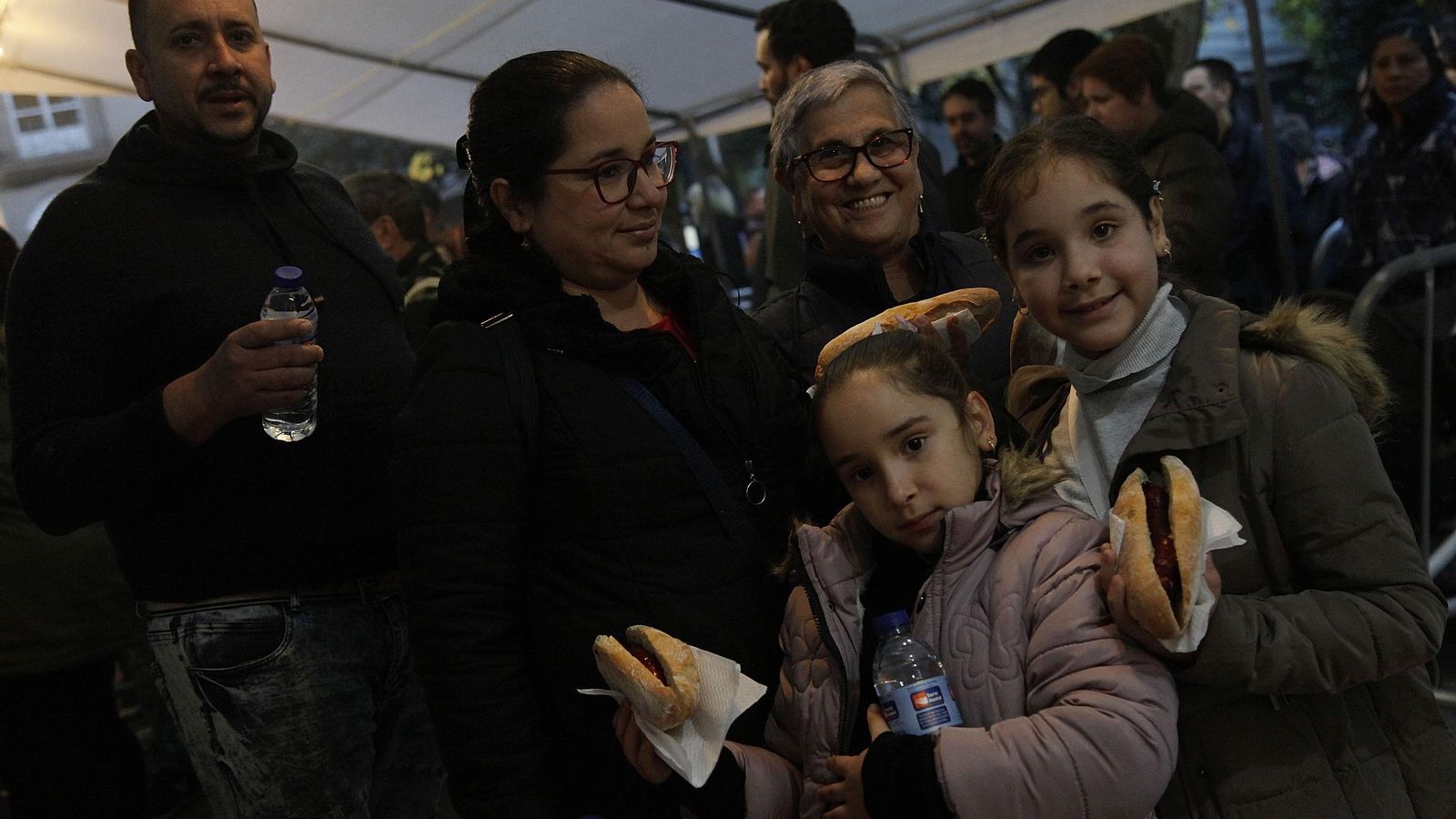 Galería | Cabezudos, castañas y bollo preñado para disfrutar de los magostos en la ciudad