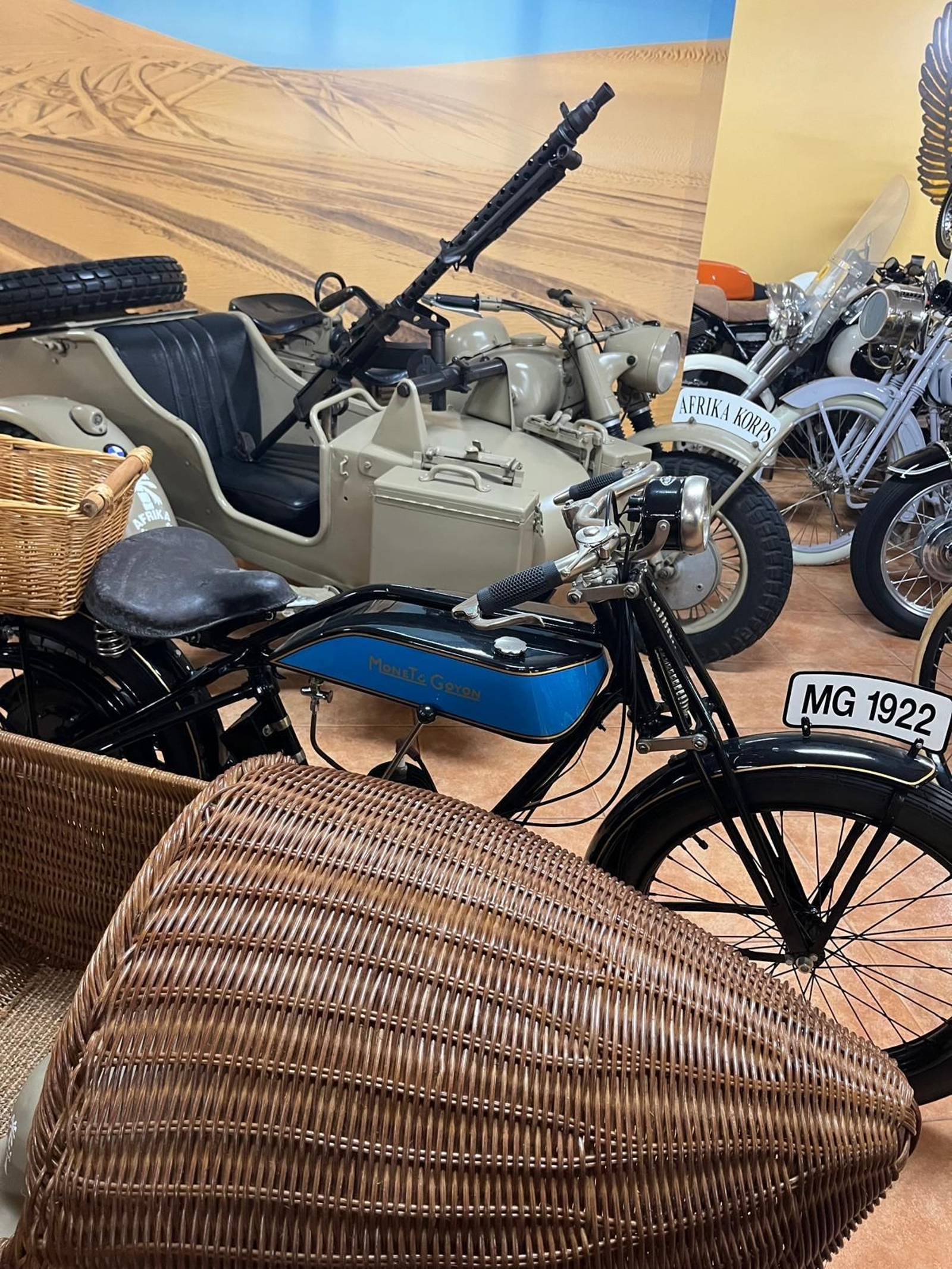 Galería | Un colección de privada y única de casi 200 motos clásicas