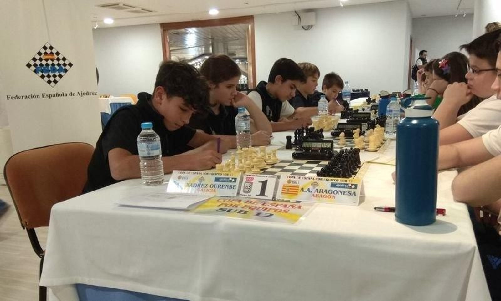 Los alevines del Xadrez Ourense arrancaronun empate con el Piélagos cántabro.