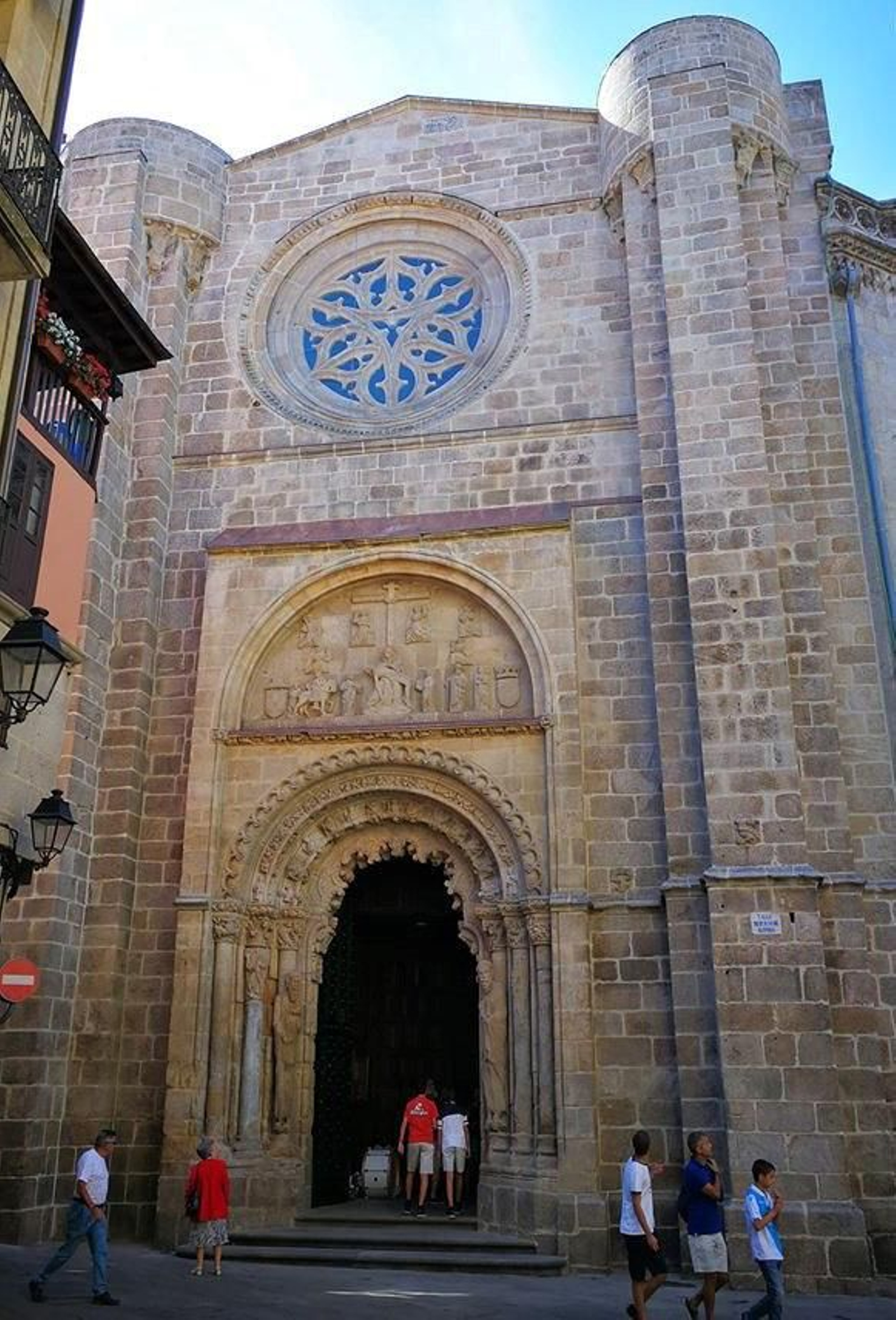 Restauración da portada norte do cruceiro Catedral Ourense