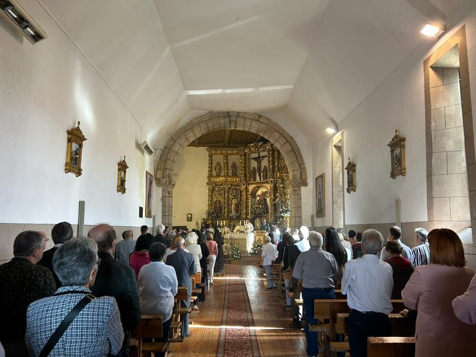 MIsa por la Virgen del Pilar en Viana.