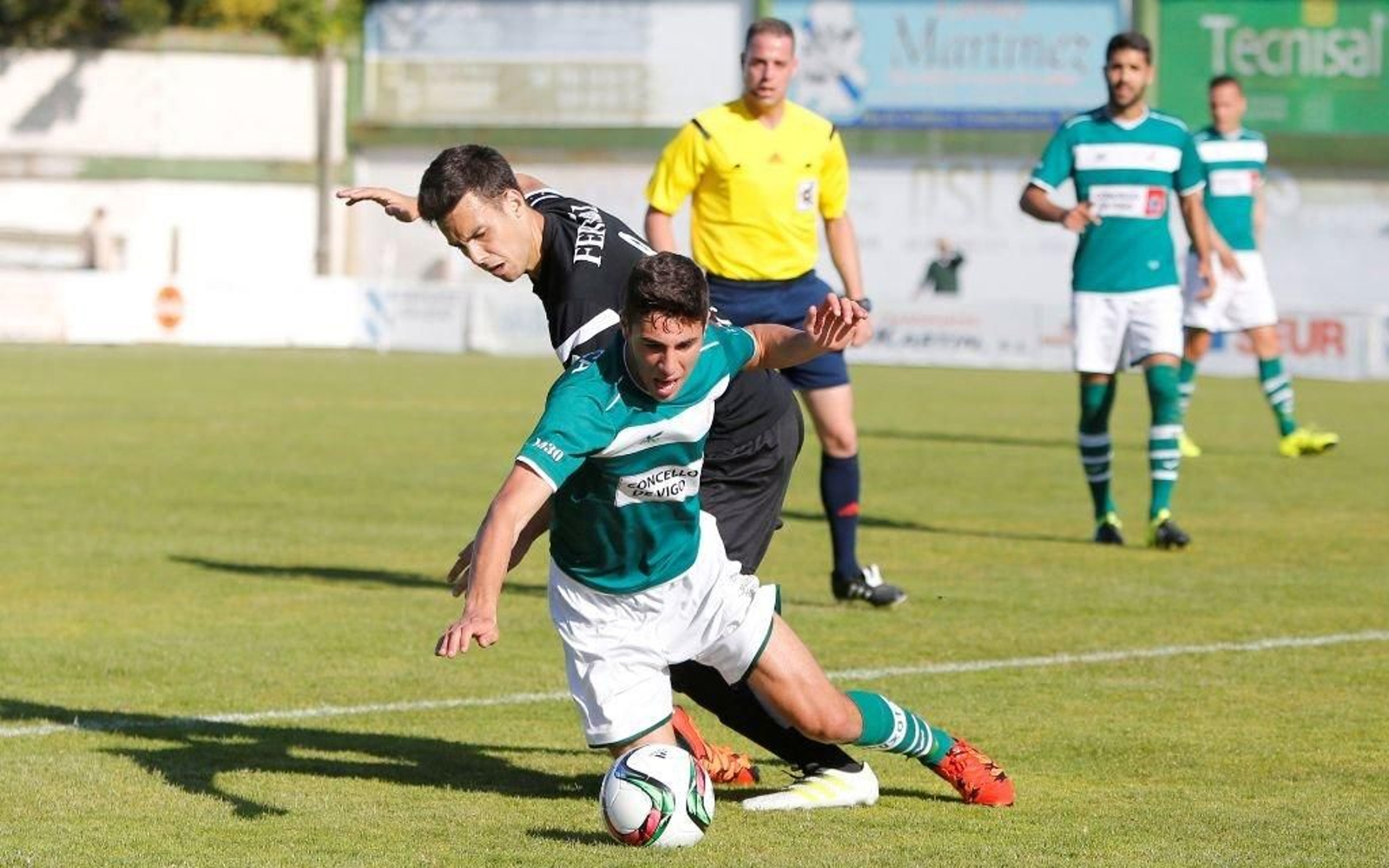Santi Comesaña, en un partido con el Coruxo.