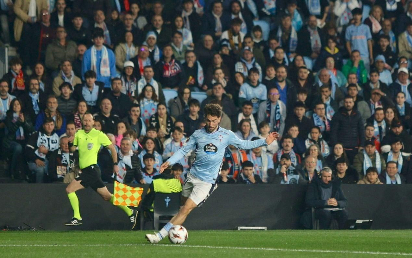 Galería | El Celta y el Olympique, un duelo de altura en Balaídos