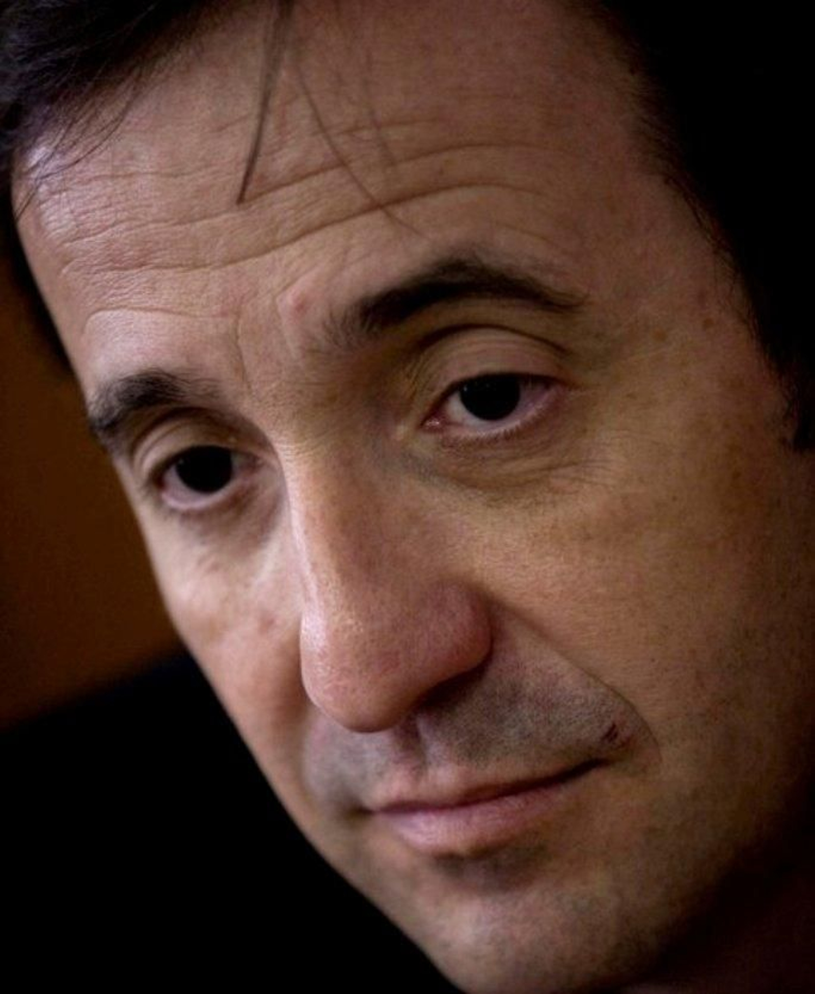 Carlos Fonseca presenta hoy en Vigo el libro.