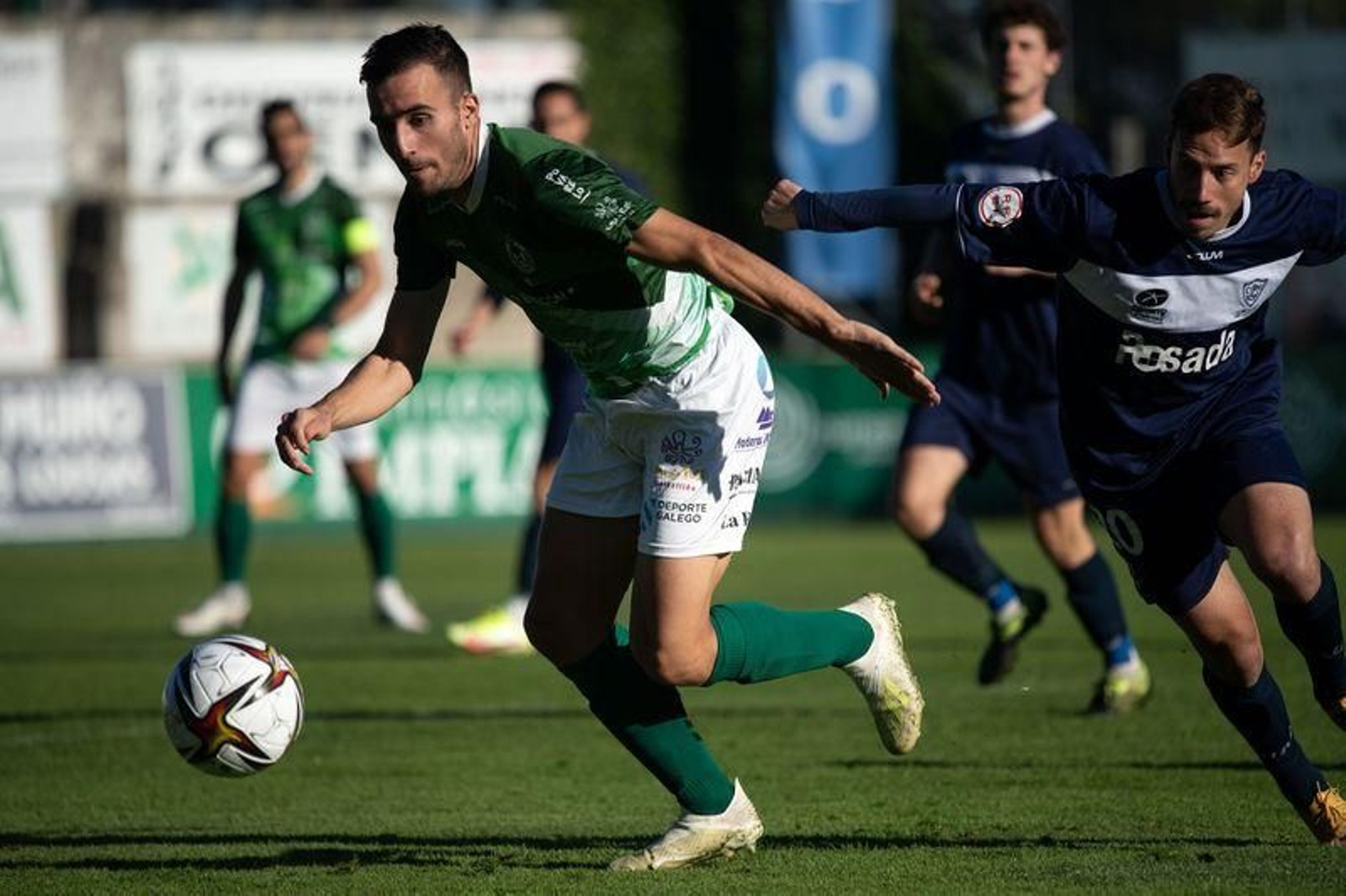 O CARBALLIÑO (ESTADIO DE FÚTBOL ESPIÑEDO). 13/11/2021. OURENSE. Partido de fútbol entre o C.D. Arenteiro e o Marino Luanco. FOTO: ÓSCAR PINAL