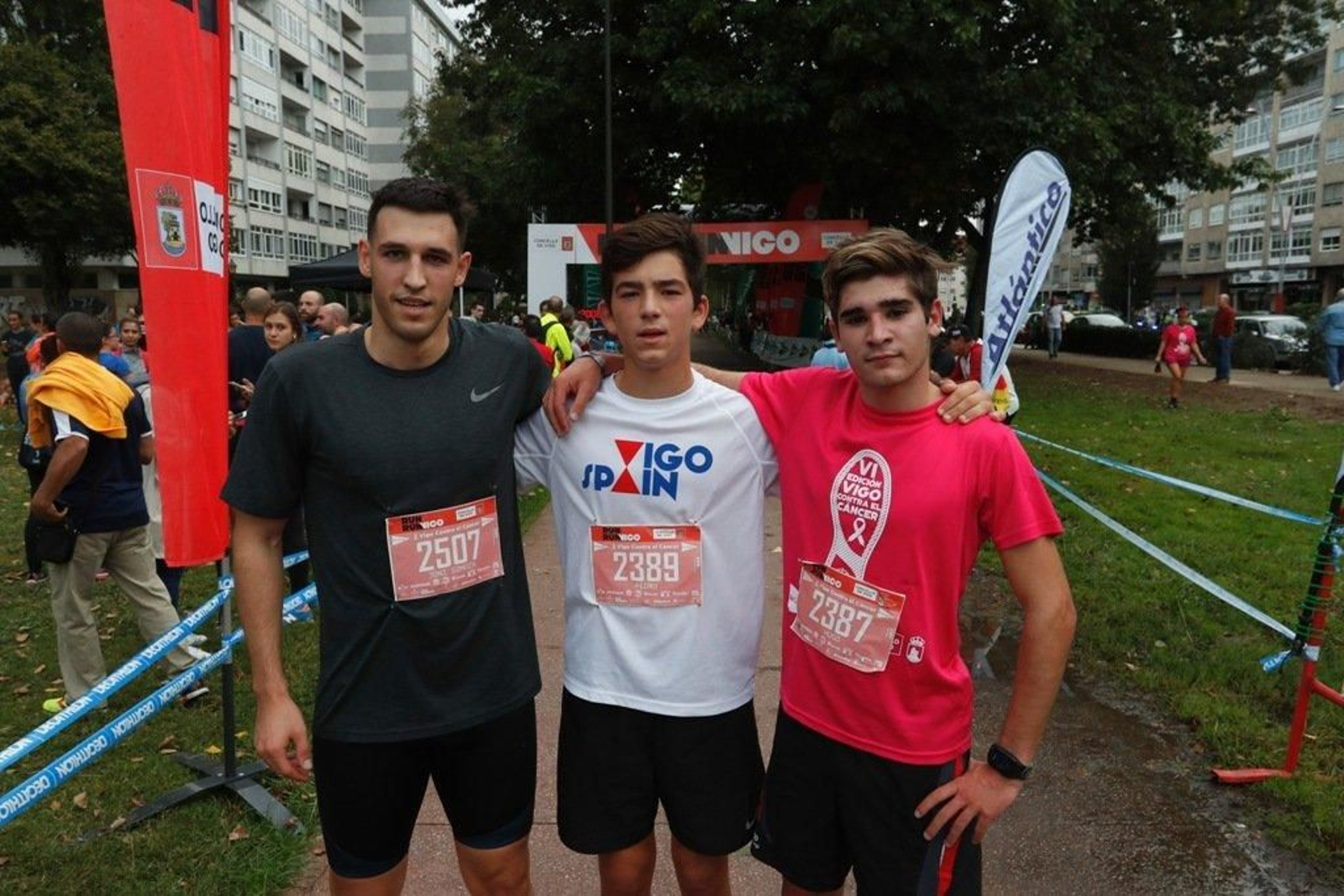 El color rosa abarrotó la Avenida de Castelao - JV Landín 205