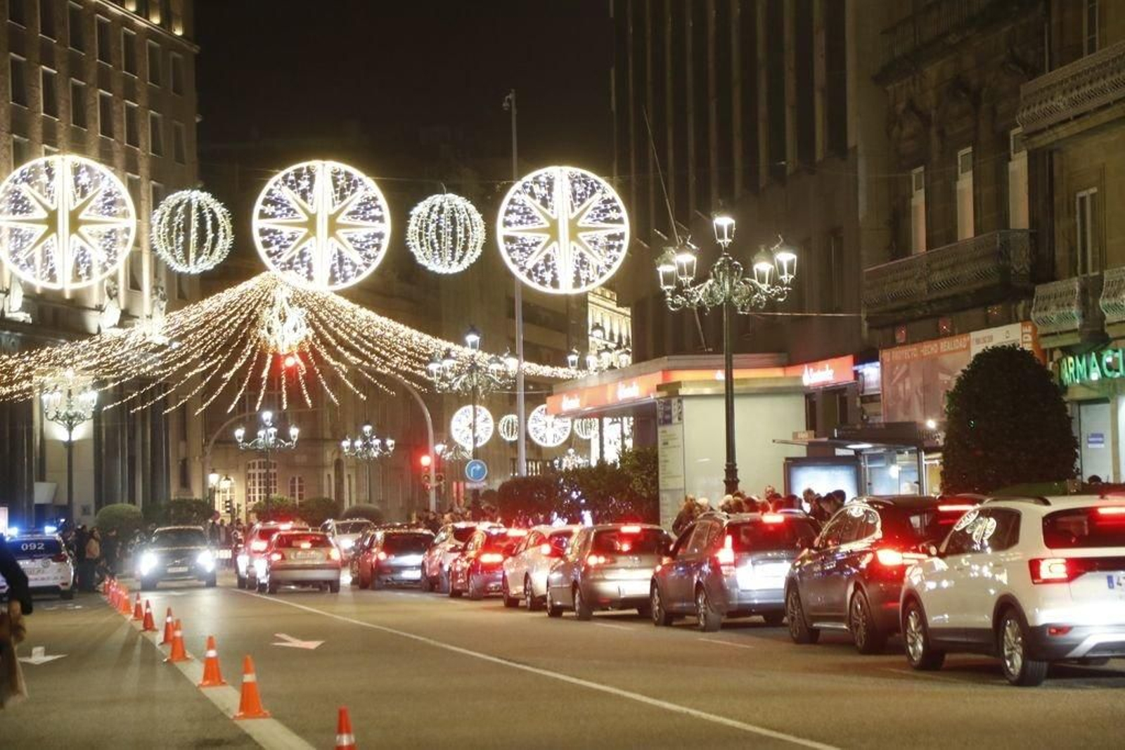 Los turistas invaden Vigo en el Puente207