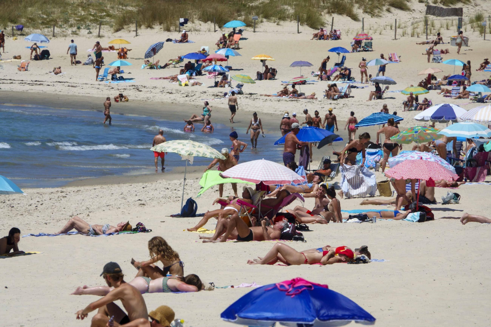 Galería | El calor se apodera de Vigo y llena las playas