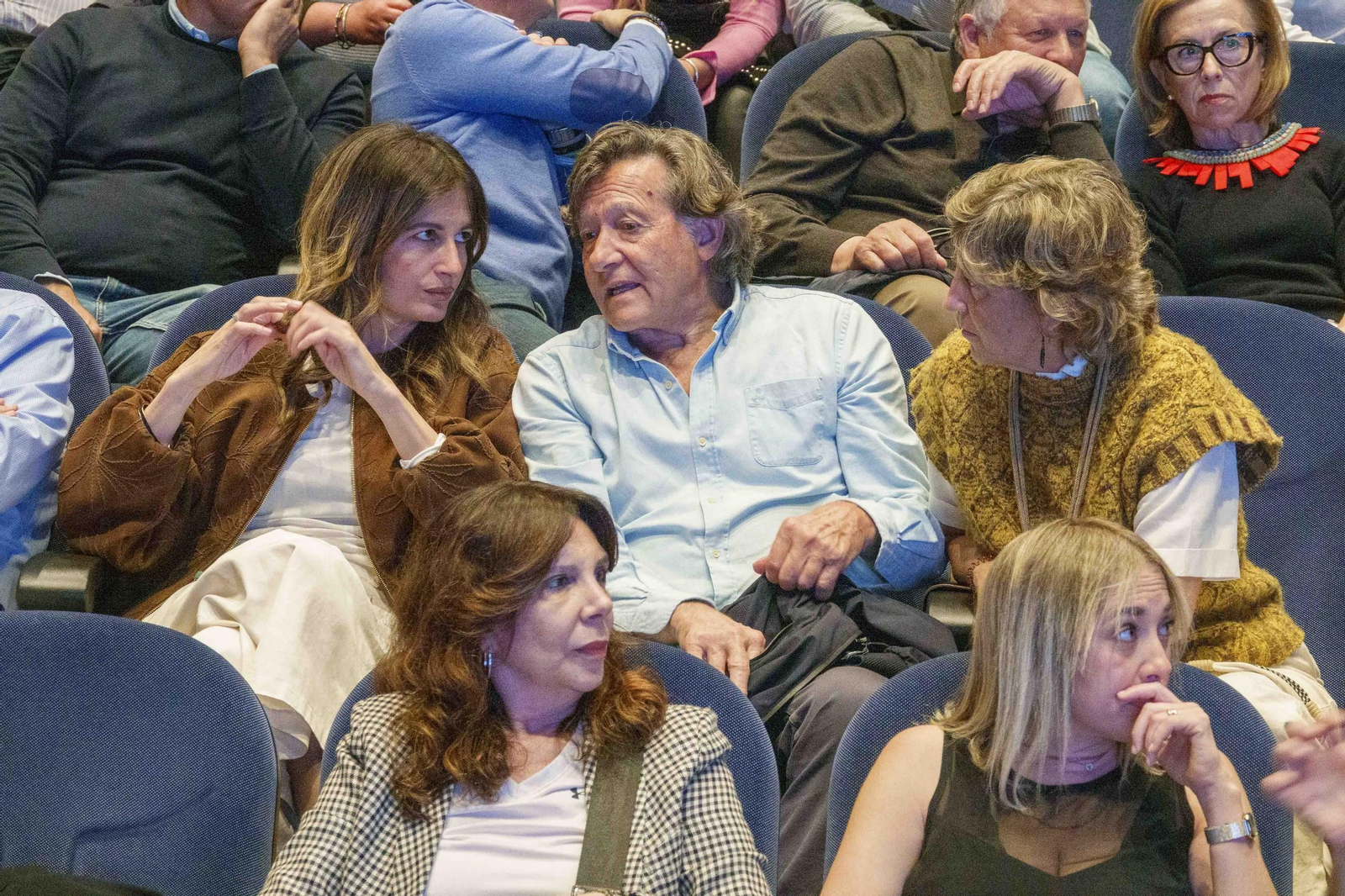 Galería | Rueda lidera el acto del PPdeG en Vigo y hace balance del mandato