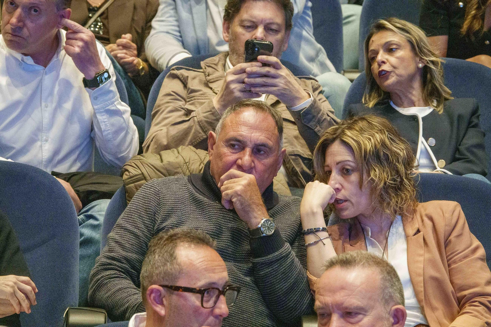 Galería | Rueda lidera el acto del PPdeG en Vigo y hace balance del mandato