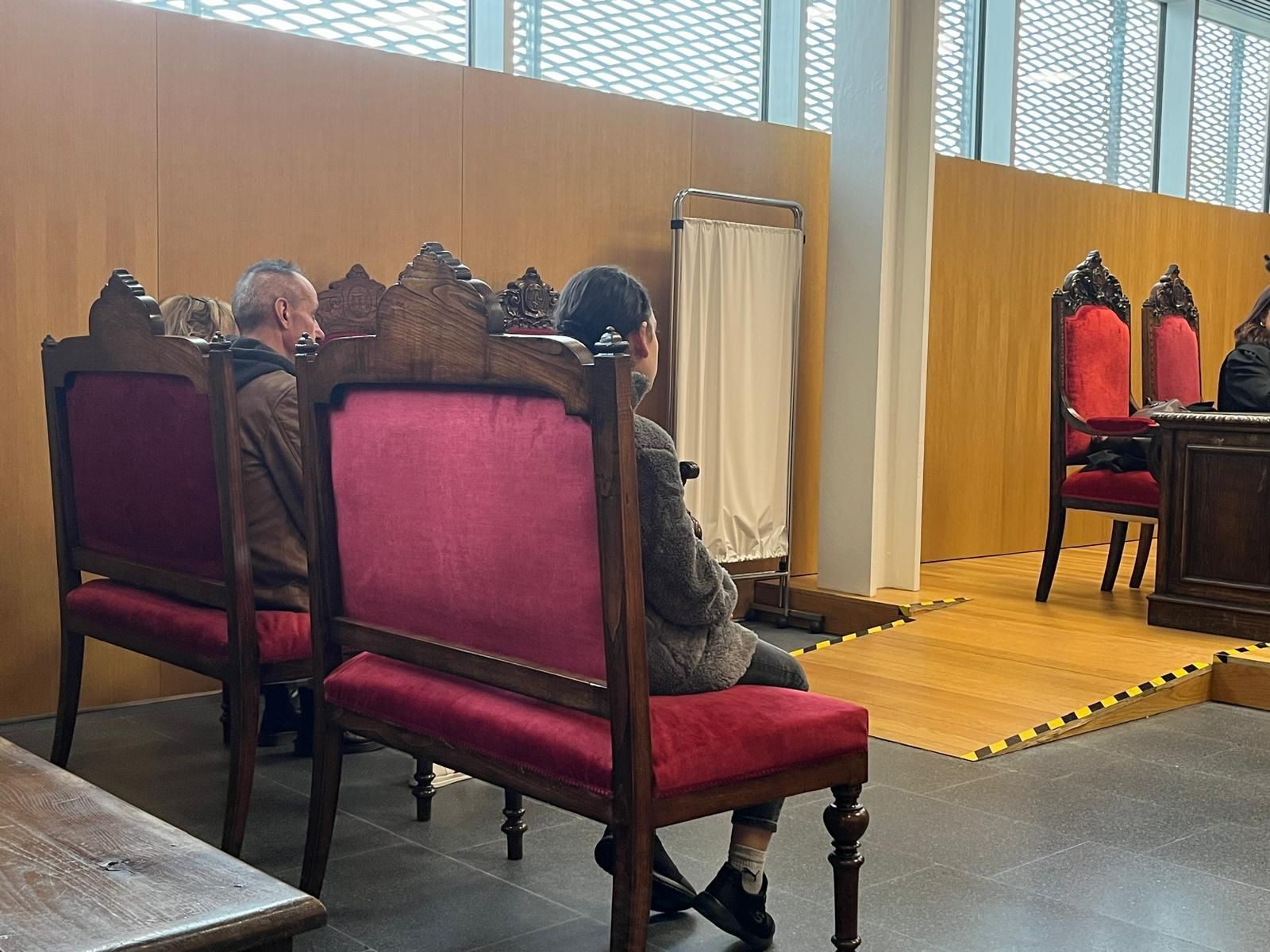 El juicio por los tres vecinos peleados en Ourense