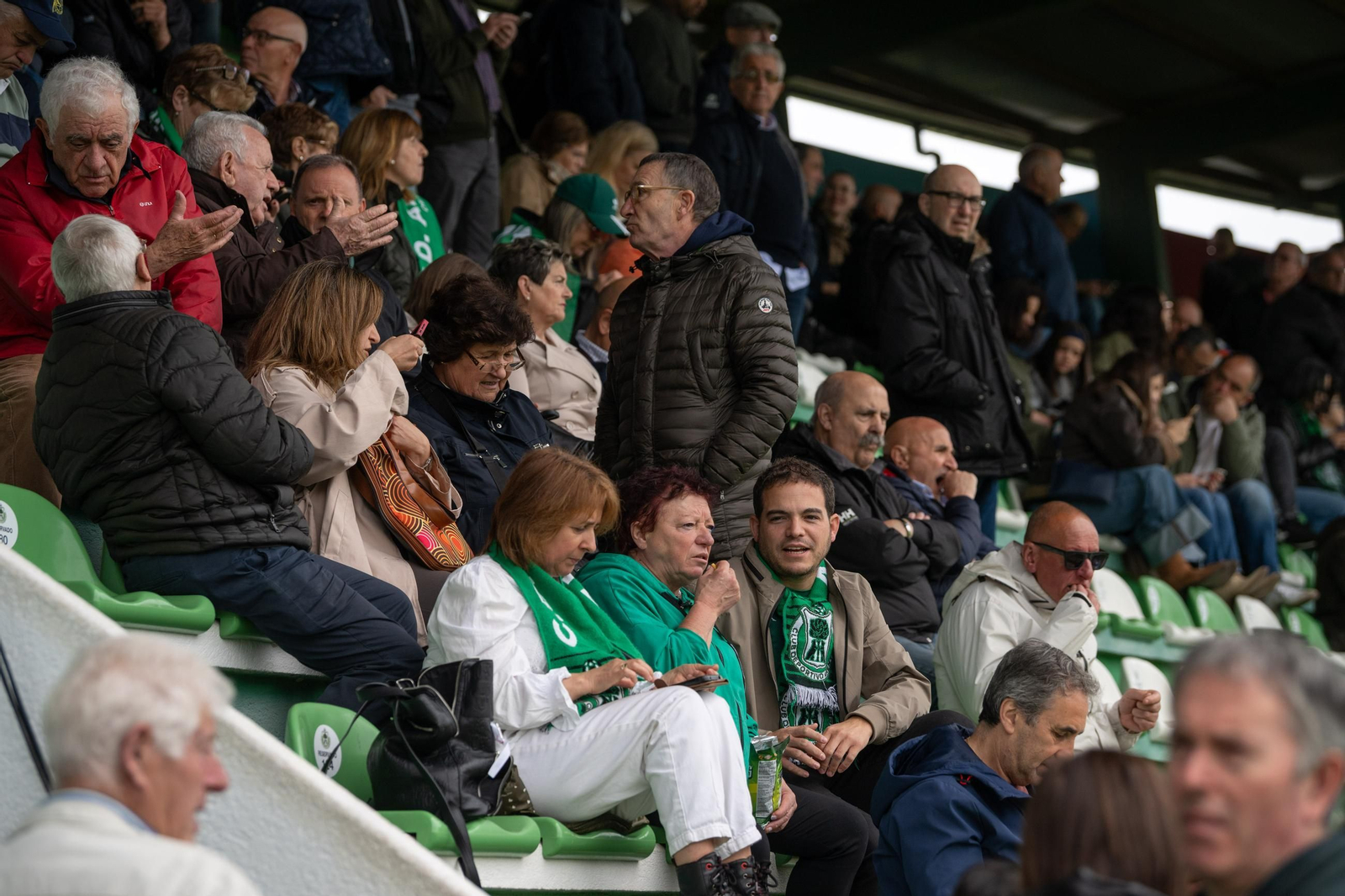 Galería | Jornada de fútbol amarga en Espiñedo