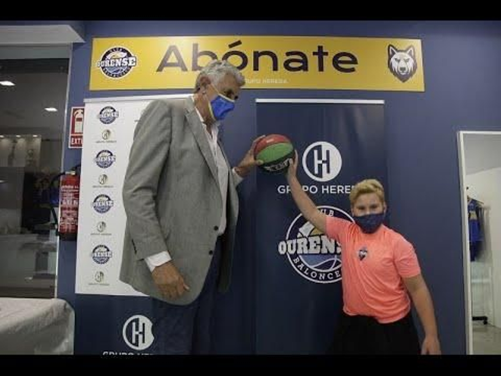 Fernando Romay visita la nueva tienda del COB