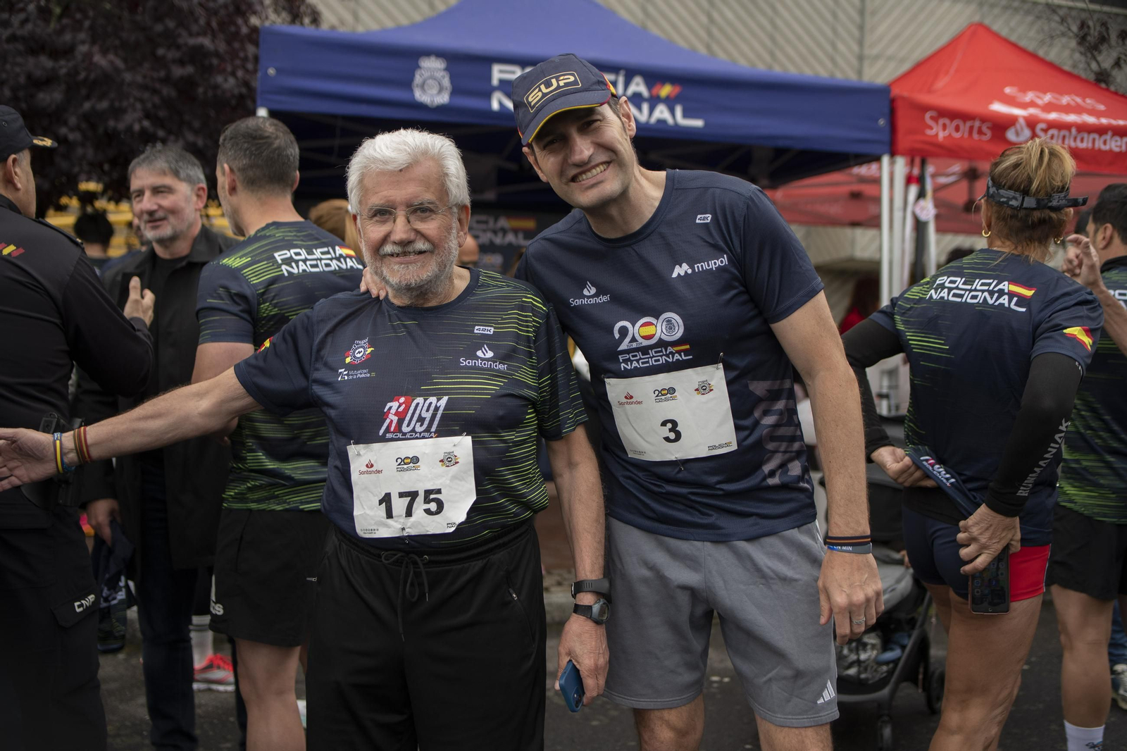 Galería |  Ourense se llena de solidaridad y corredores para la III Carrera Ruta 091 de la Policía Nacional