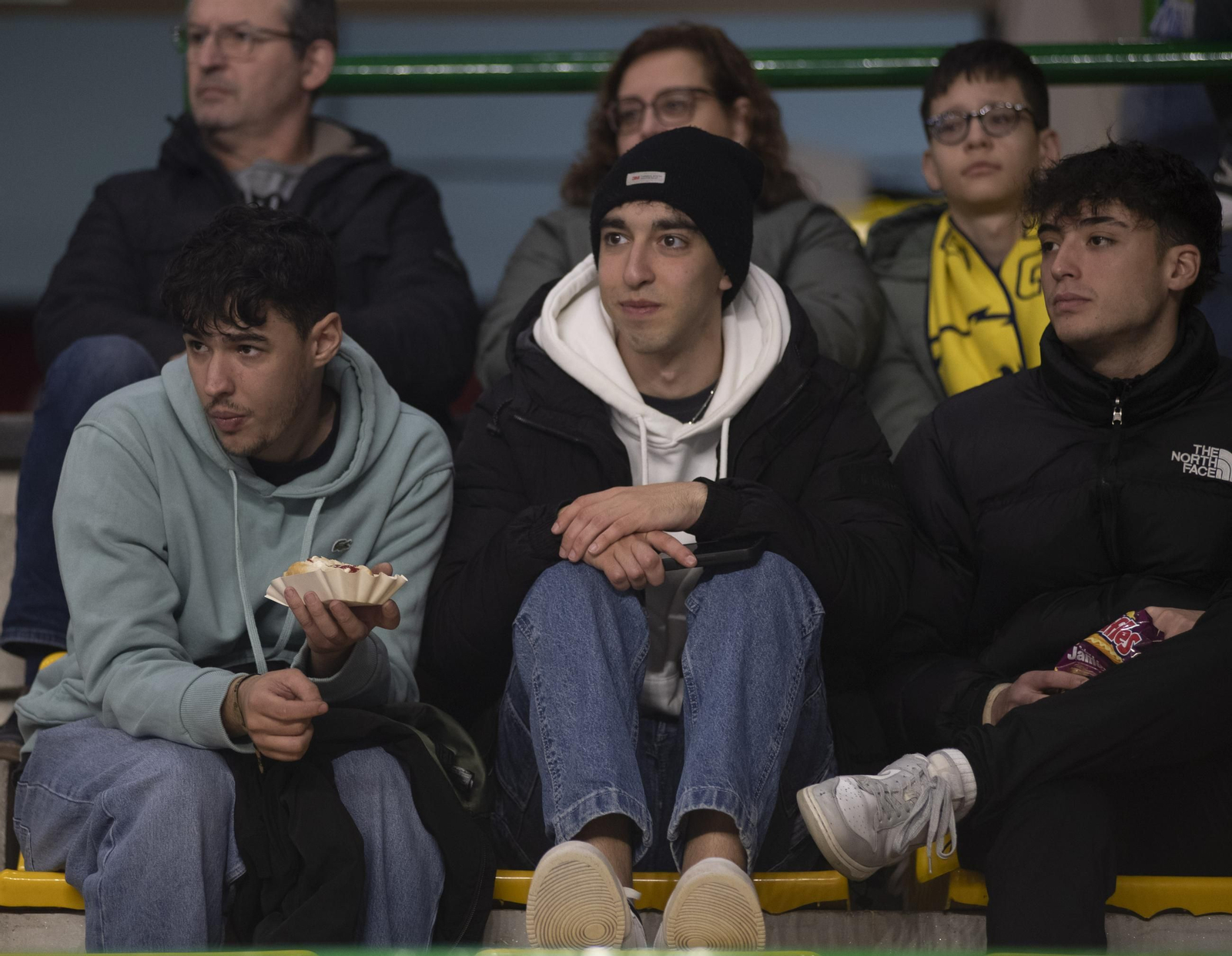 Galería | El Pazo se llena de Navidad en la primera derrota del COB como local