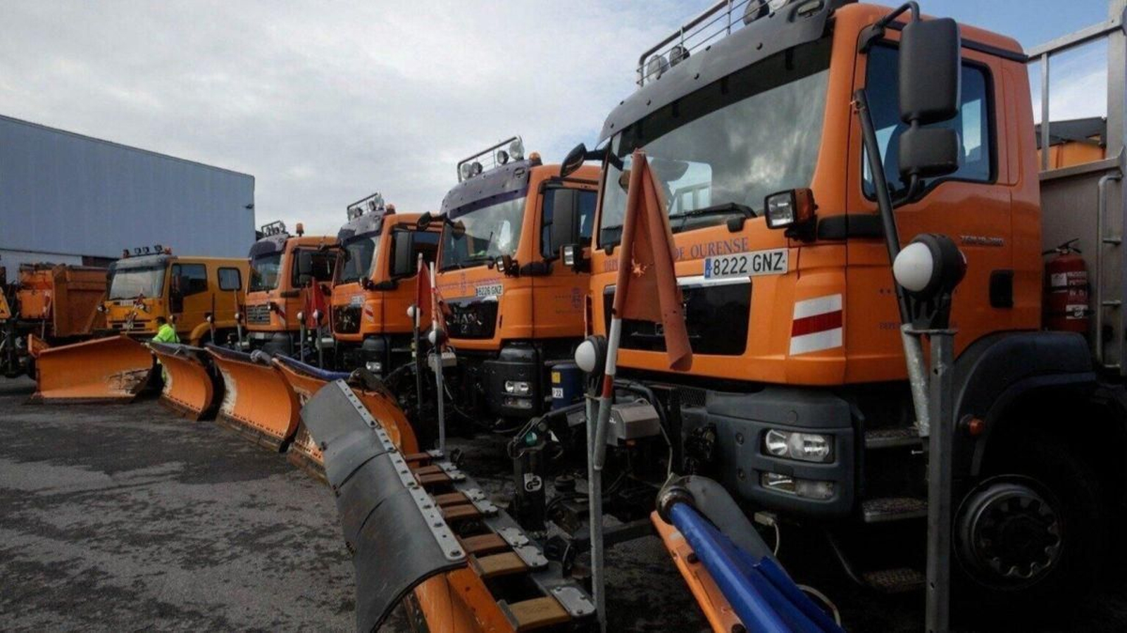 Maquinaria pesada de la Diputación de Ourense.