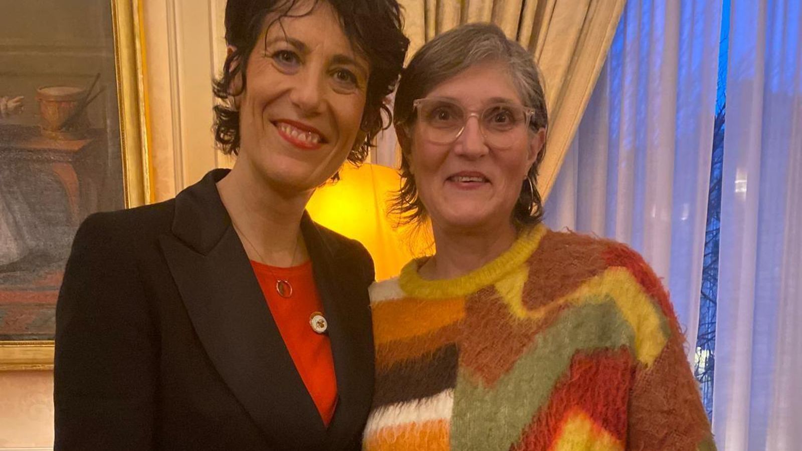 La actual ministra Elma Saiz recibió en la Embajada de España a la vicesecretaria de la CERP en febrero de 2025 en el marco de un encuentro con asociaciones
