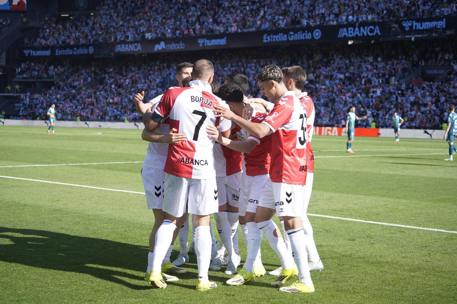 Galería | El Celta y el Alavés se miden en Balaídos