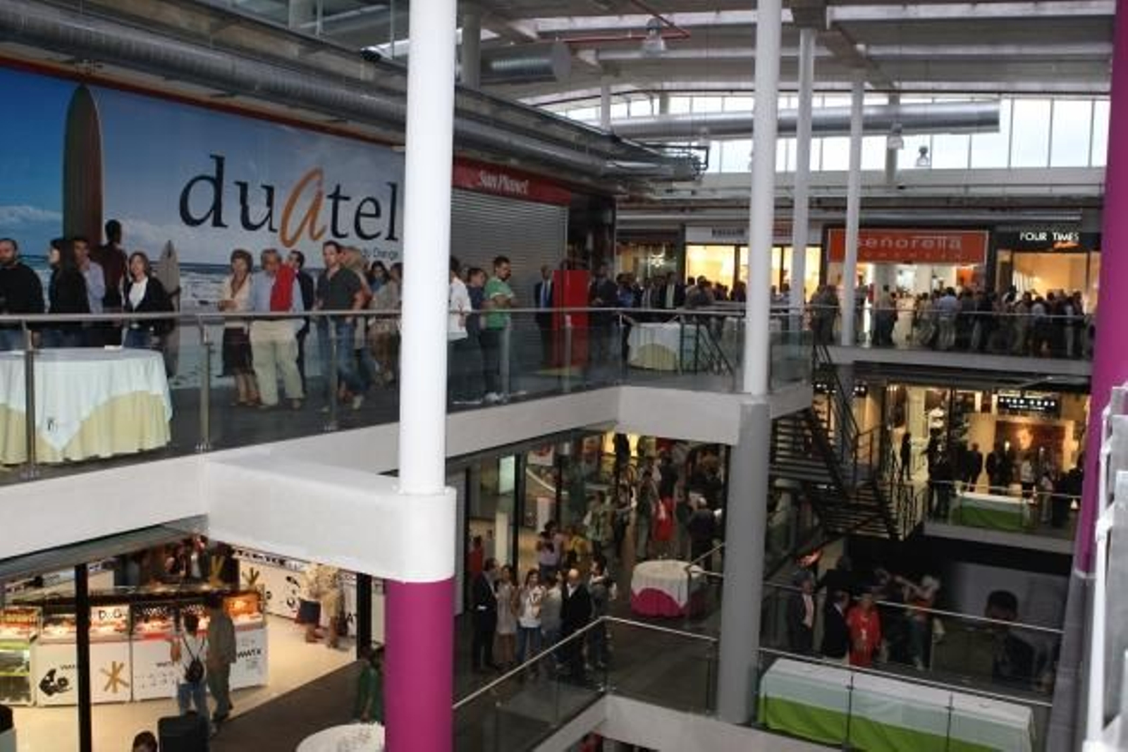 Outletui se inauguró ayer y hoy abre sus puertas al público con 23.000 metros comerciales. foto: j.v.landín