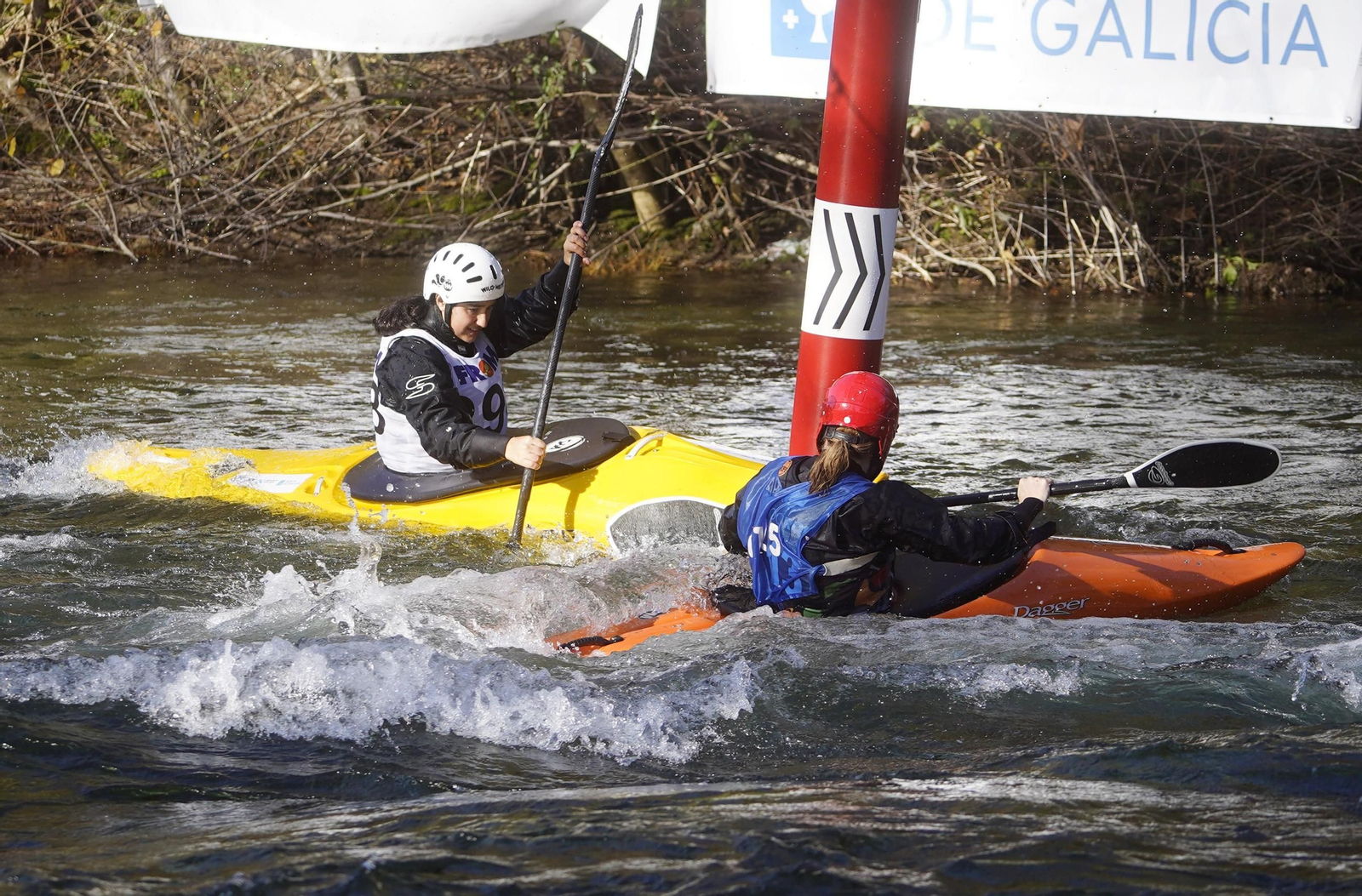 Galería | Mondariz Balneario acogió el Gallego de slalom y kayak cross