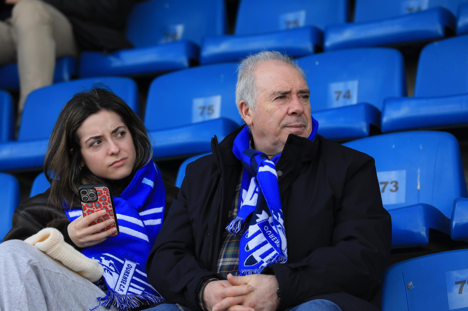 Galería | Goles y disfraces en el regreso del Ourense CF a O Couto