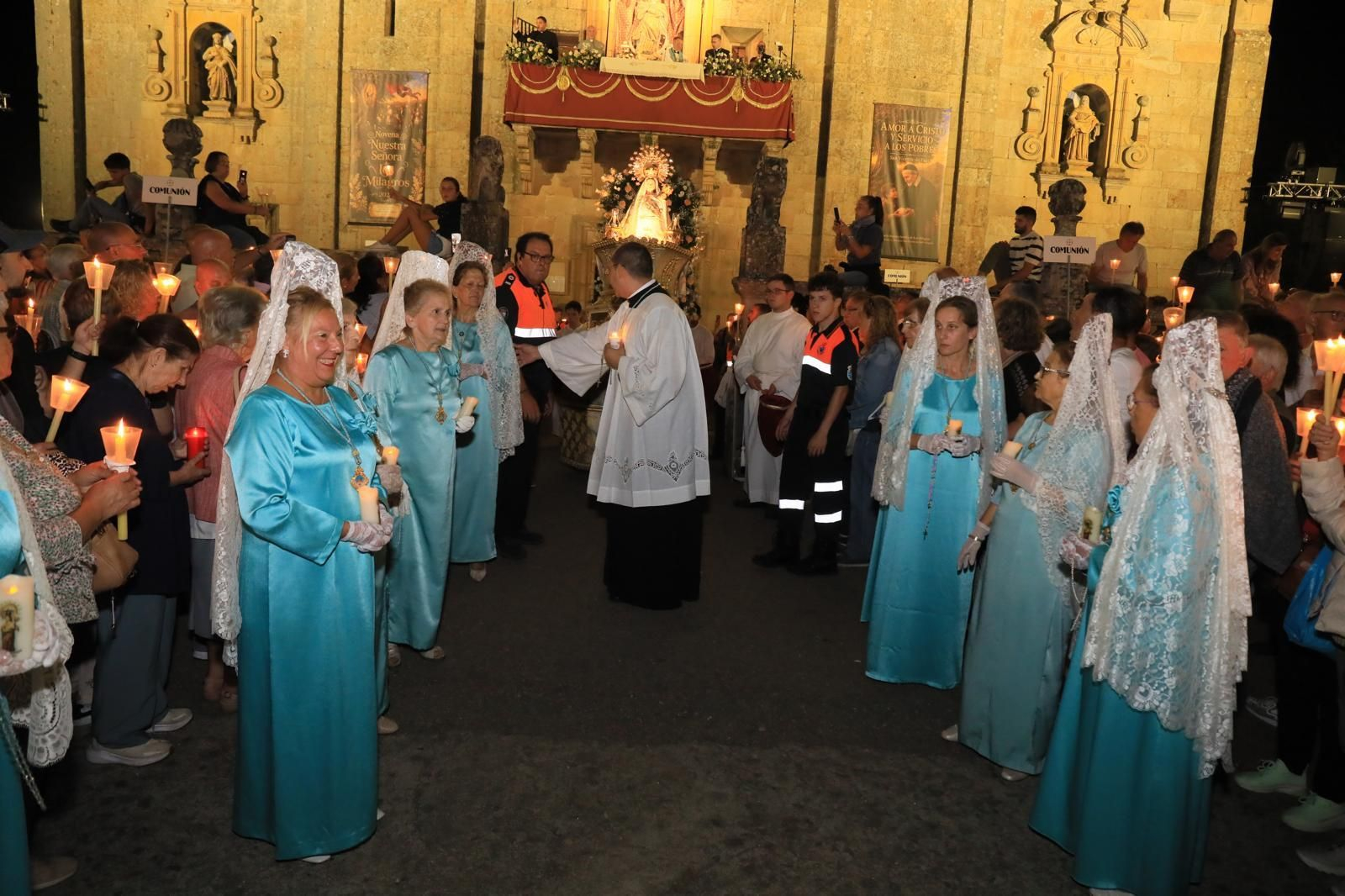 Galería | Un mar de luces iluminó el Santuario de Nosa Señora dos Milagros