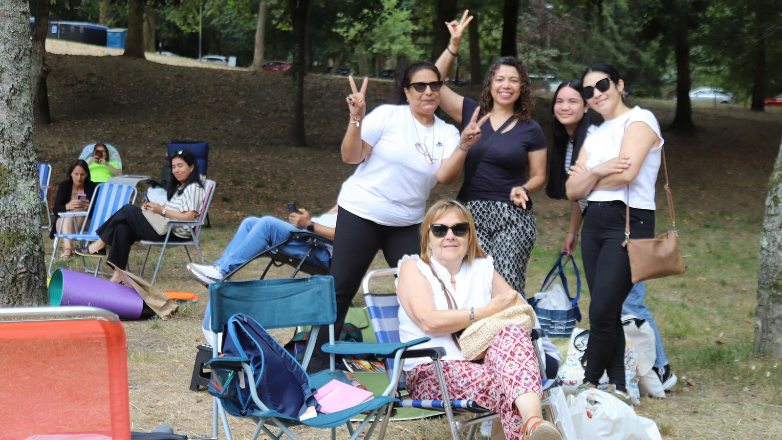 Las fans más impacientes ya hacían cola ayer para el concierto de Chayanne.