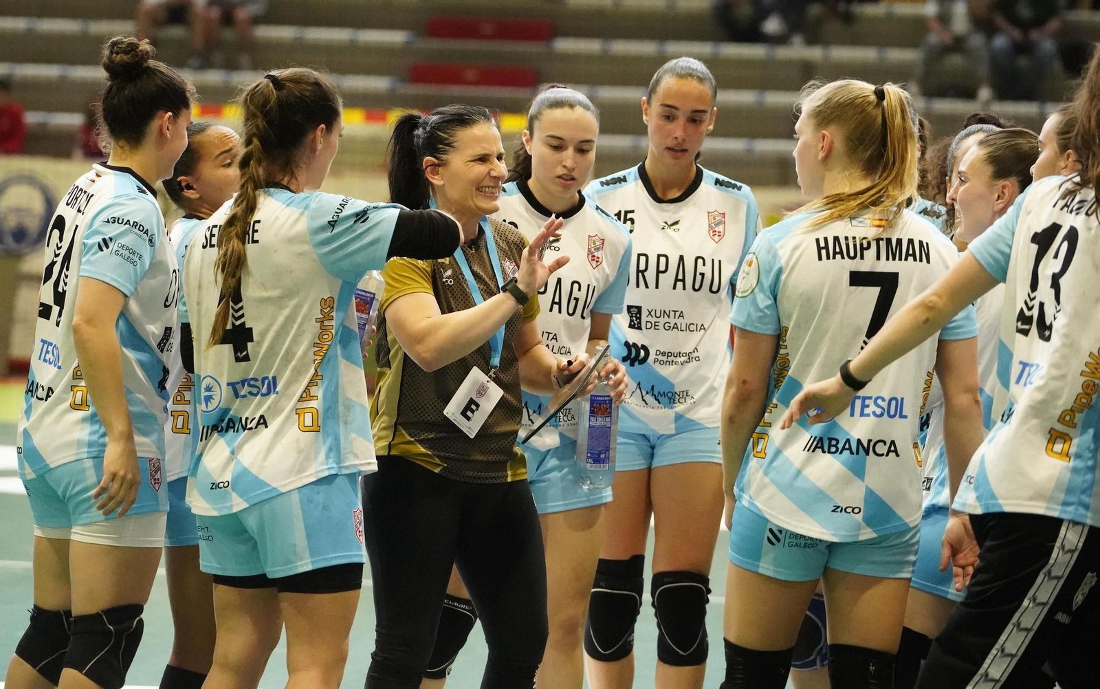 Galería | Porriño y Guardés se miden en el derbi femenino