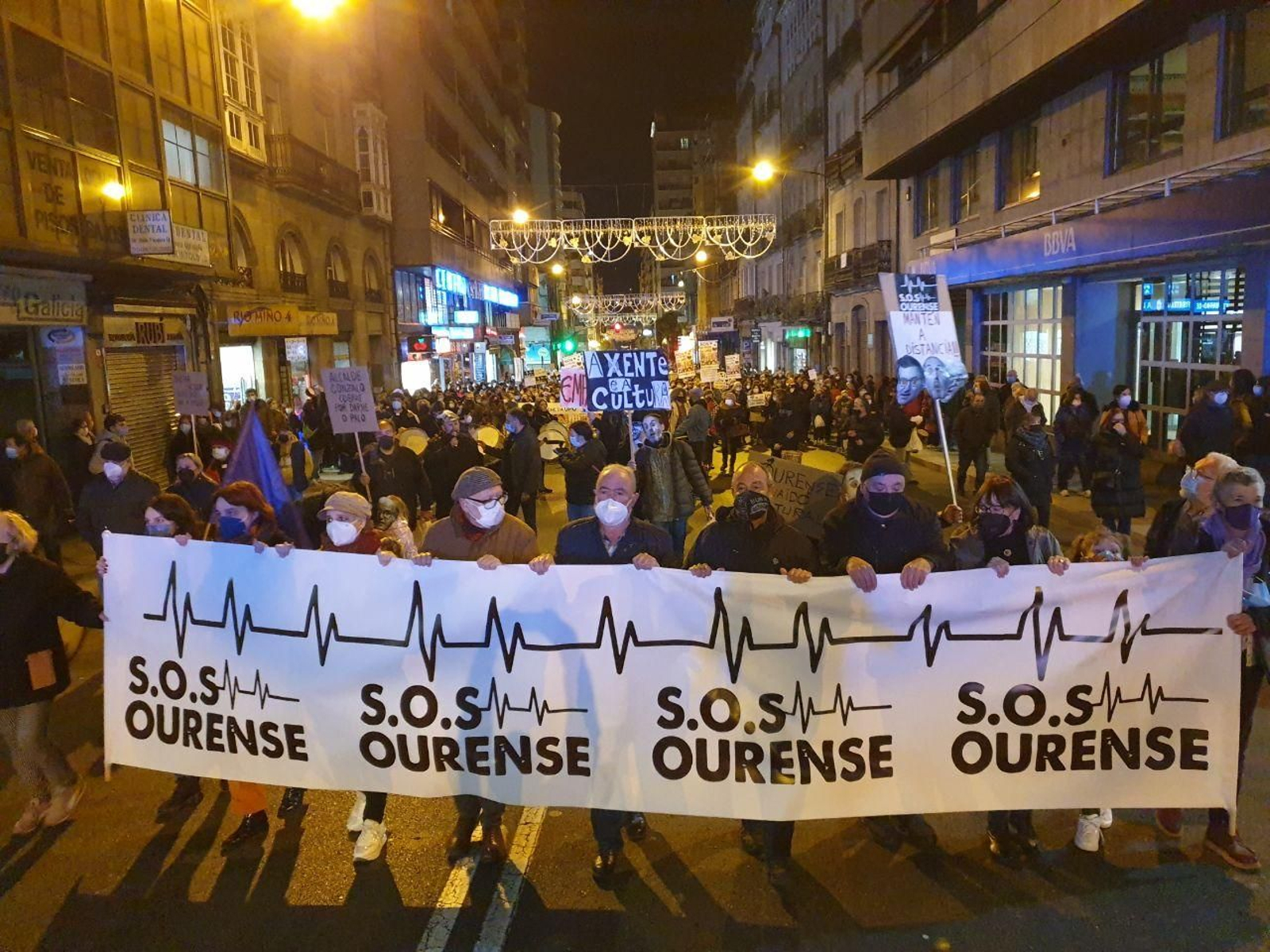 La manifestación de SOS Ourense colapsa la ciudadoto1637262703