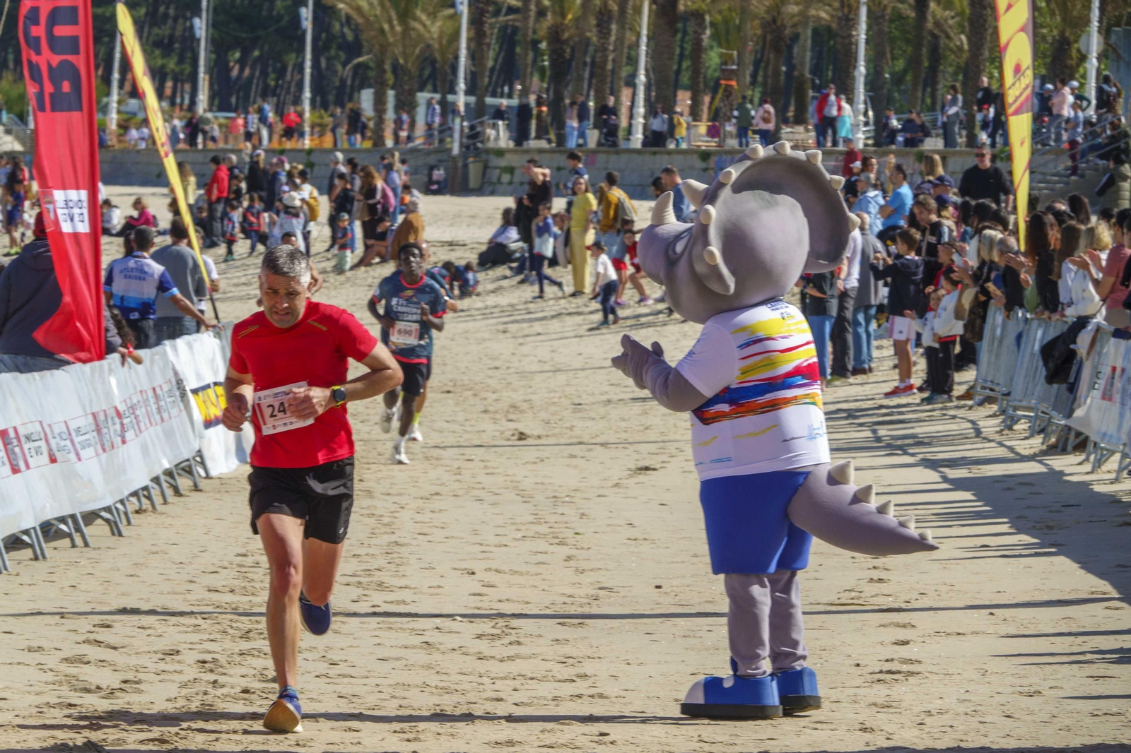 Galería | 1.000 corredores inundan Samil