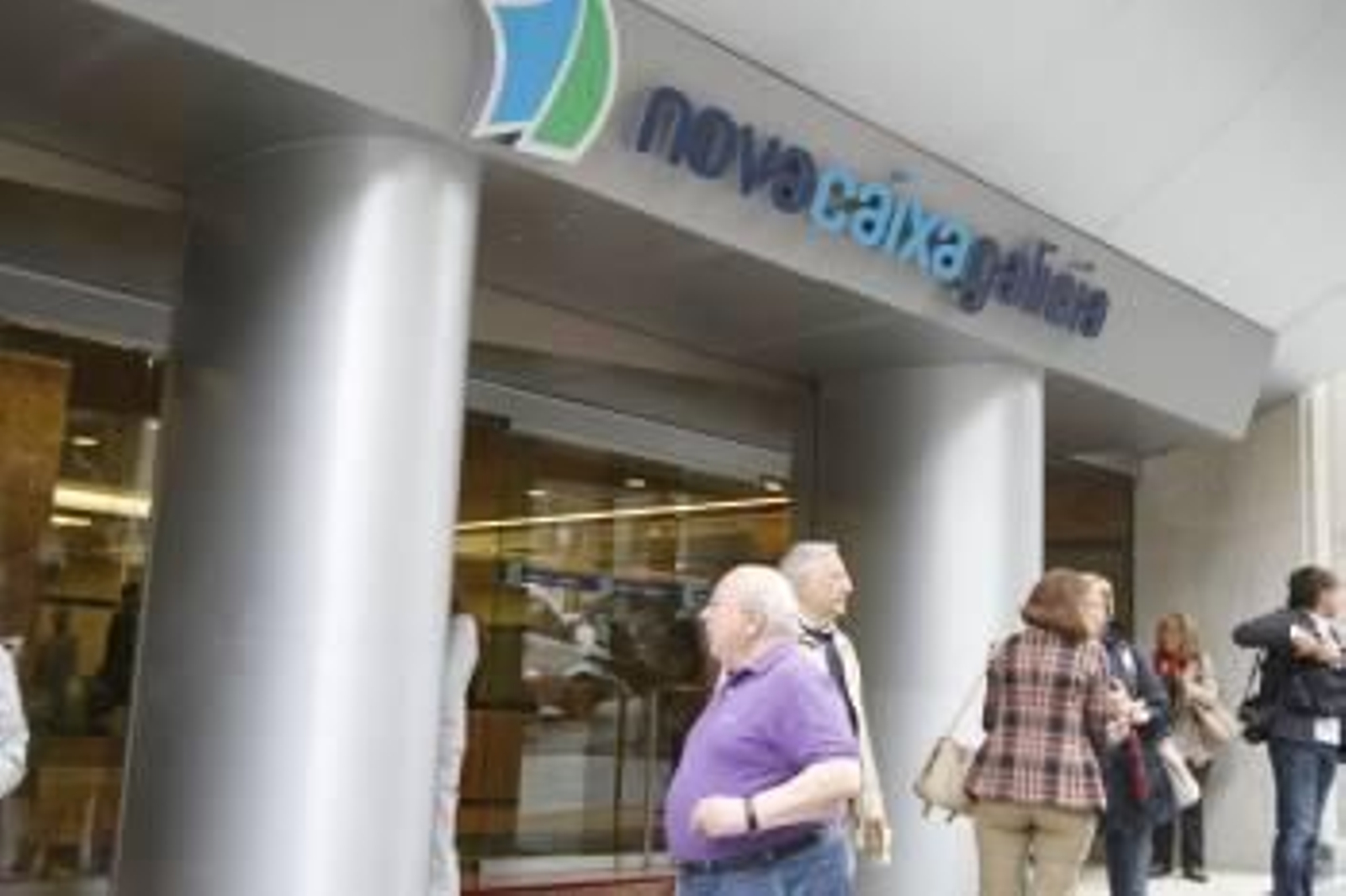 Novacaixagalicia sigue adeante con el plan de desinversiones.