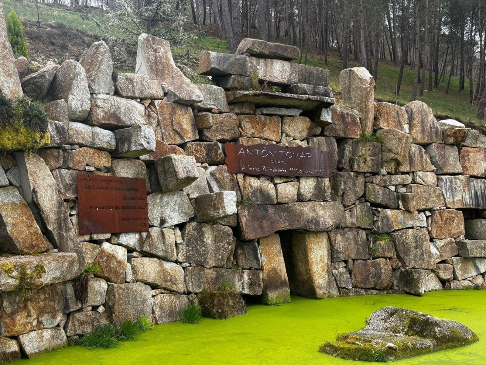 Homenaje a Antón Tovar en la Insúa dos Poetas.